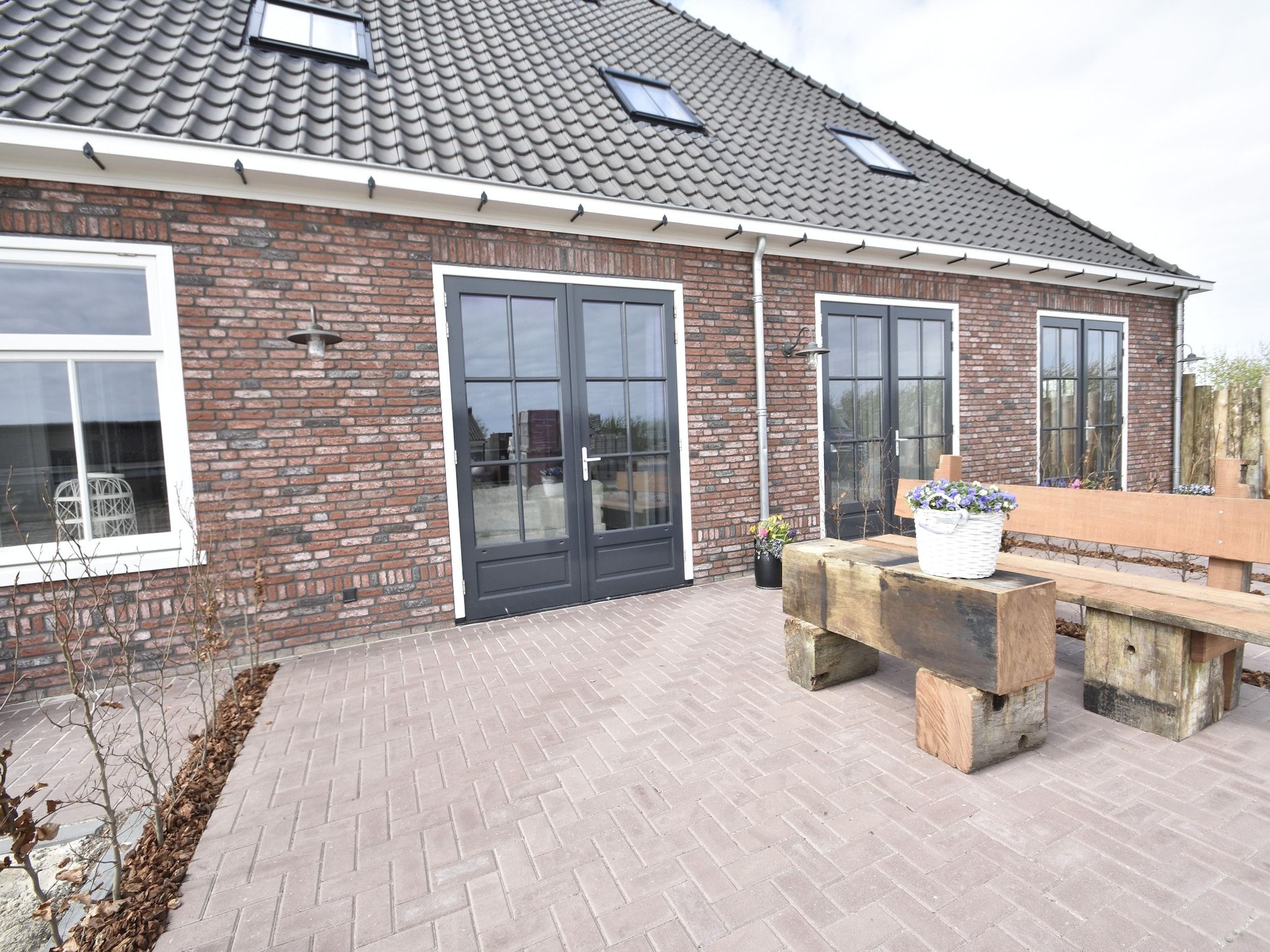 De buitenkant van Hazenborgh - Studio Vloed in Callantsoog