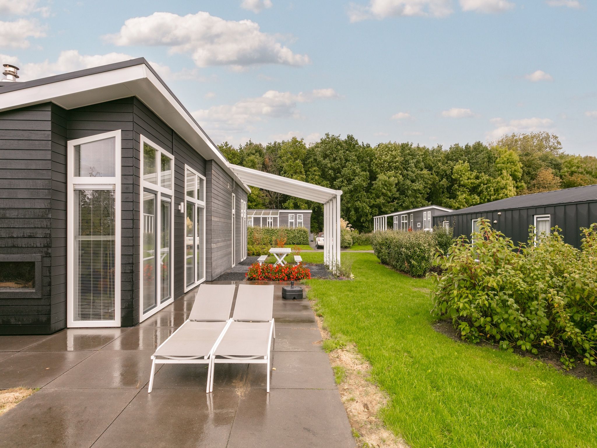 De tuin van Water Resort Oosterschelde 70 in Wemeldinge