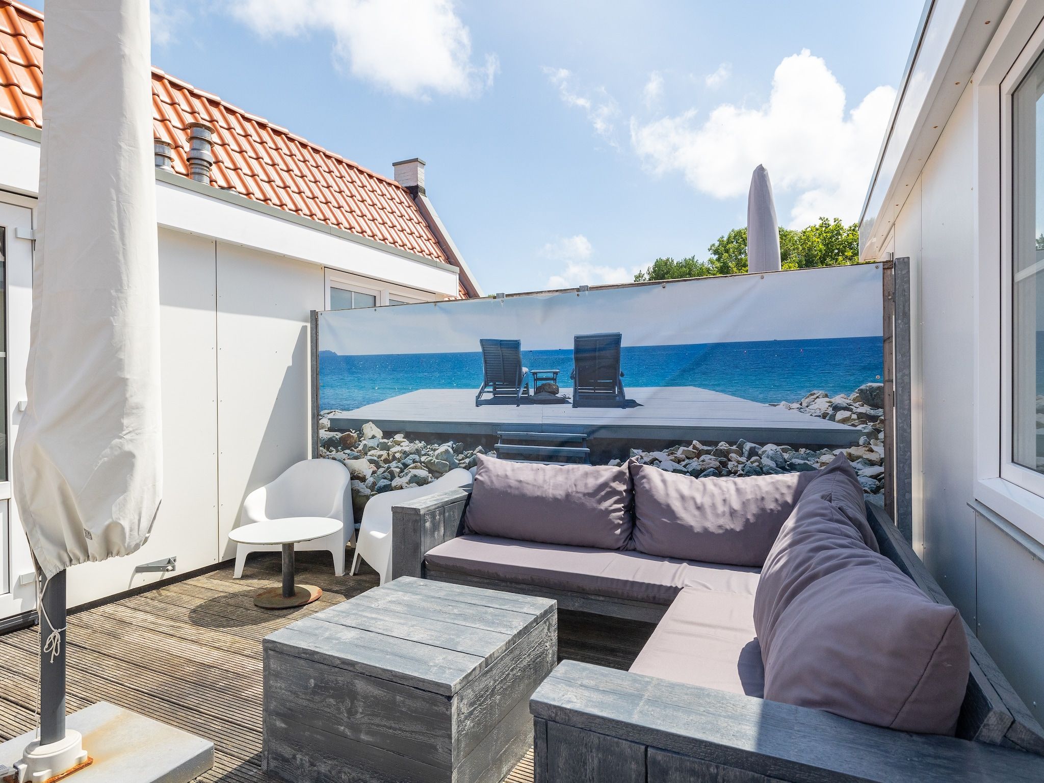 Het terras van appartement Kaapduinseweg 13 Dishoek 13D luxe 6p sauna in Koudekerke