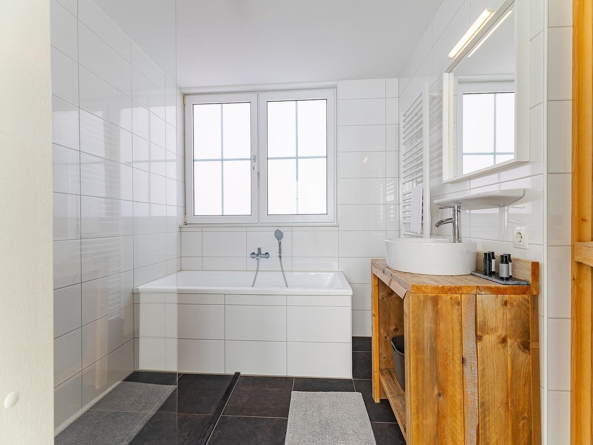De badkamer van appartement Kaapduinseweg 13 Dishoek 13D luxe 6p sauna in Koudekerke