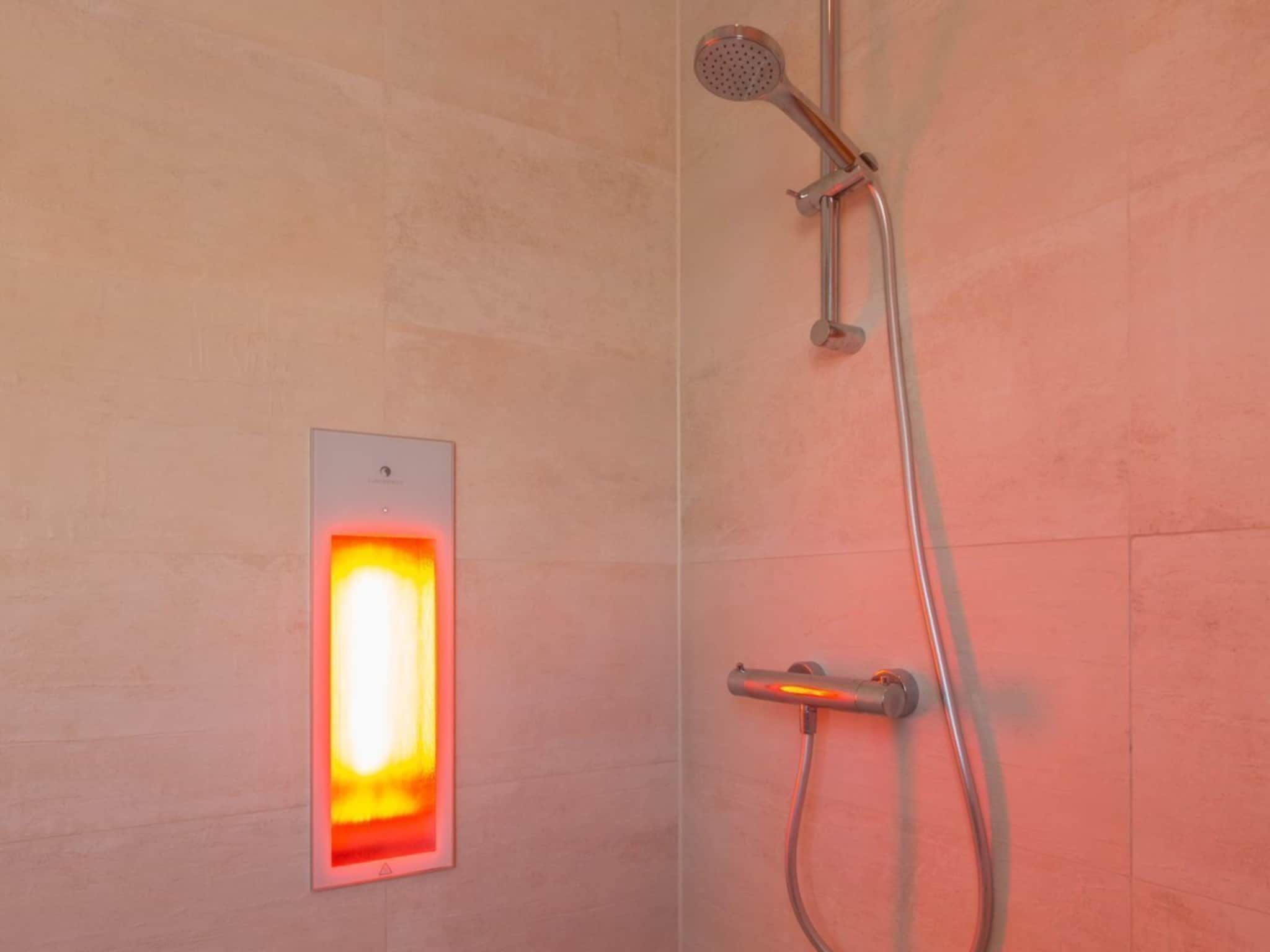 De badkamer van Appartement Duinhof Dishoek 13N - 6 personen in Koudekerke