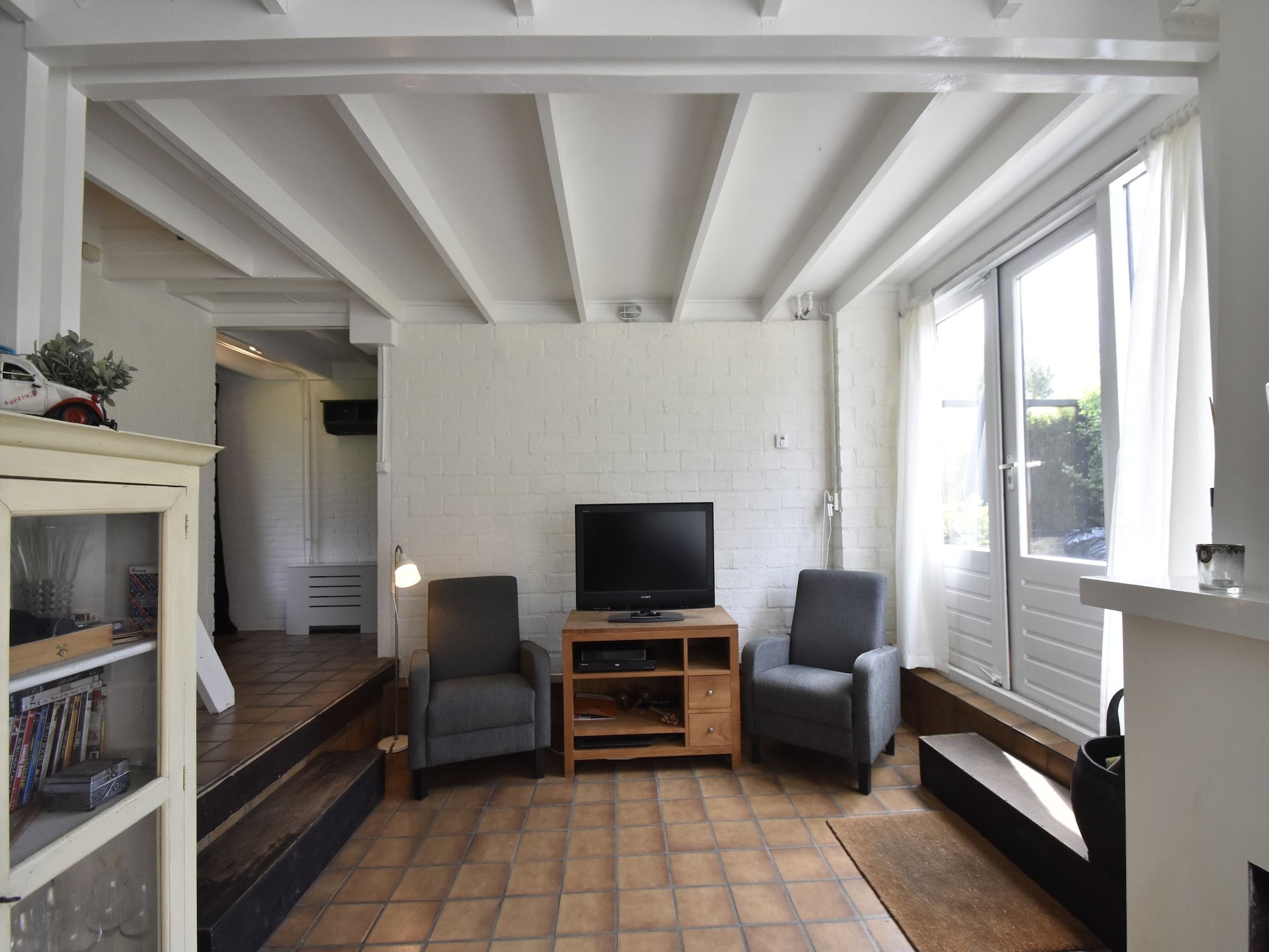 De woonkamer van De Reker Zon in Warmenhuizen