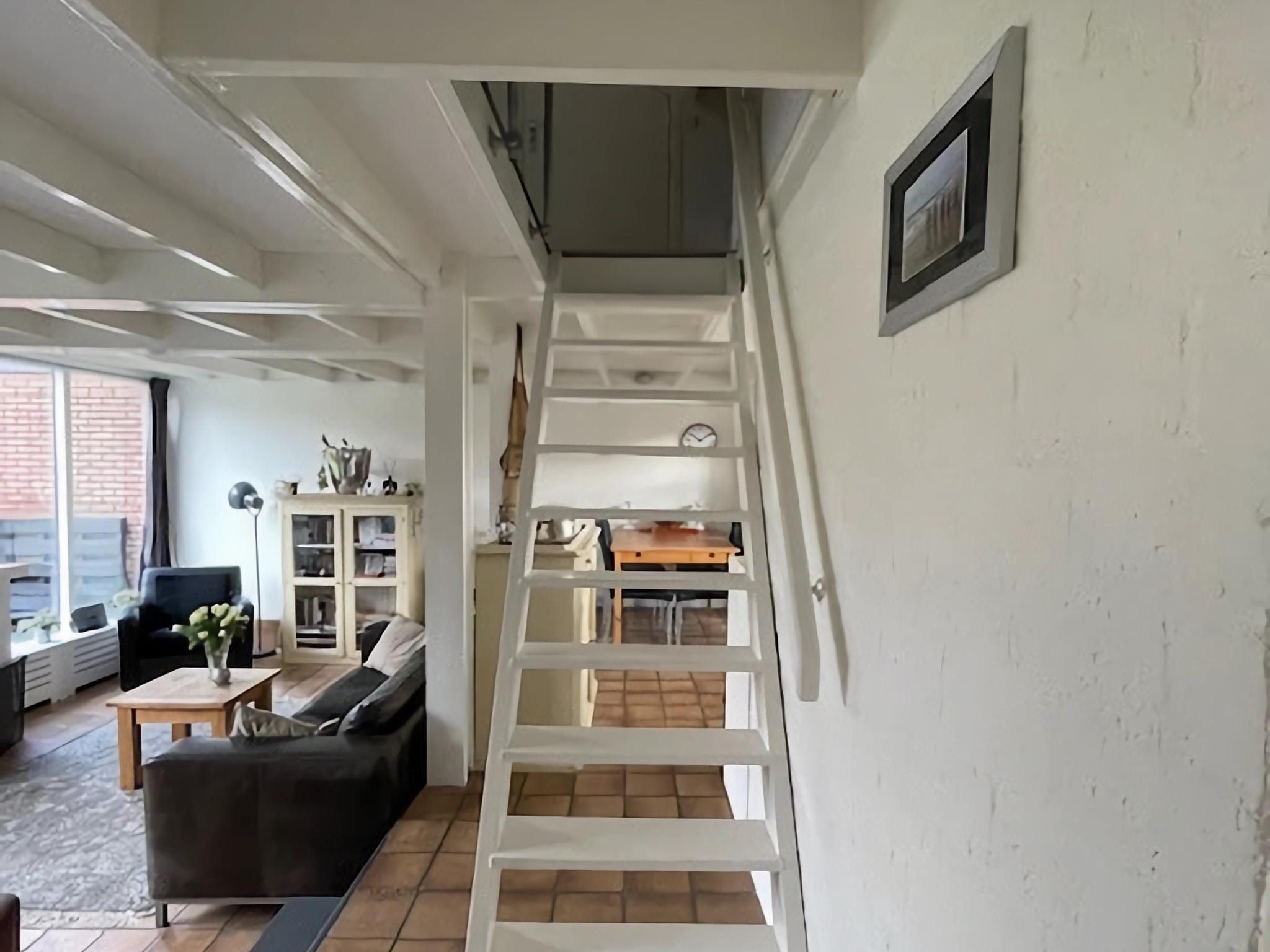 De woonkamer van De Reker Zon in Warmenhuizen