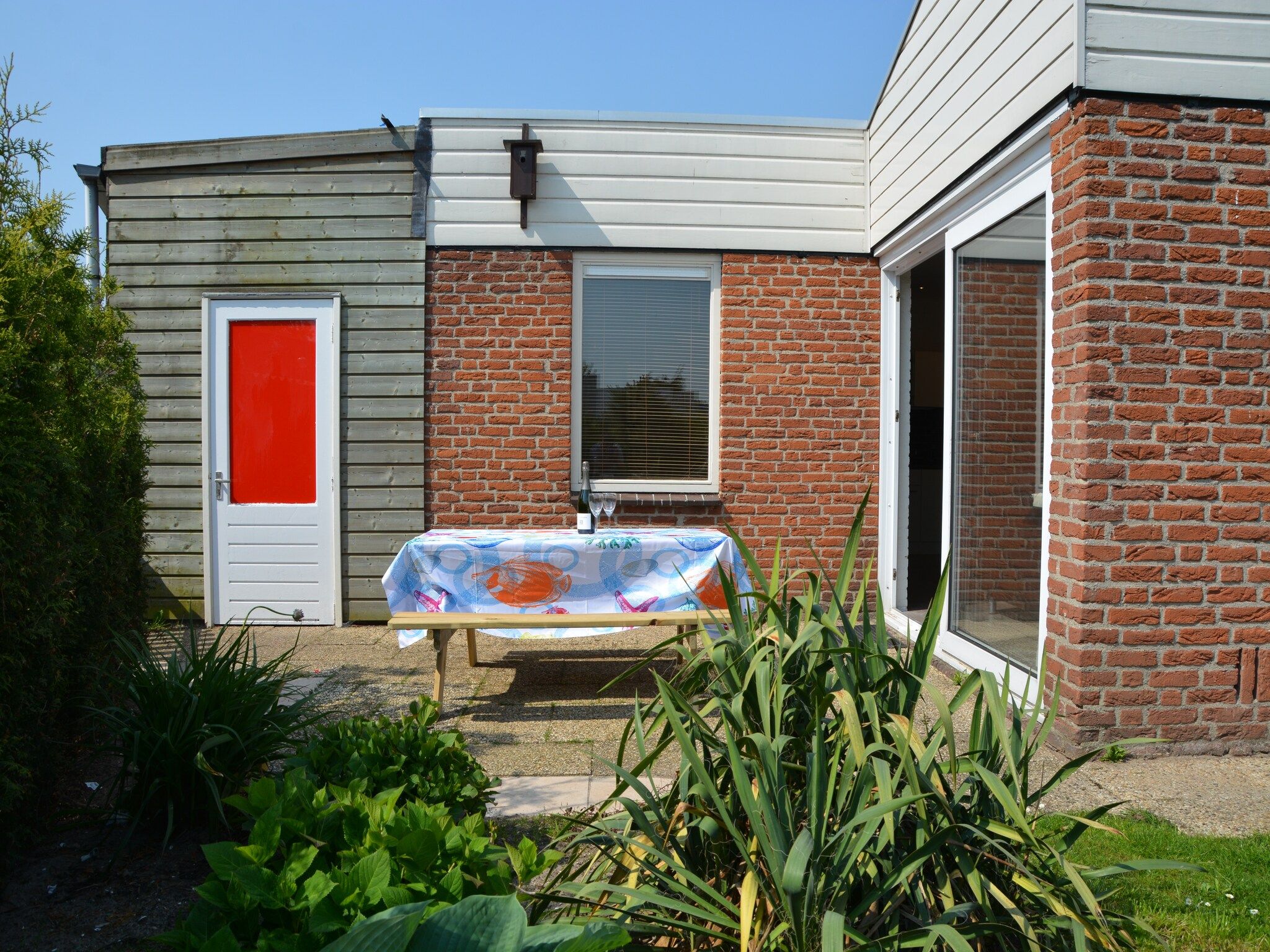 Het terras van 't Zeepaardje in Noordwijkerhout