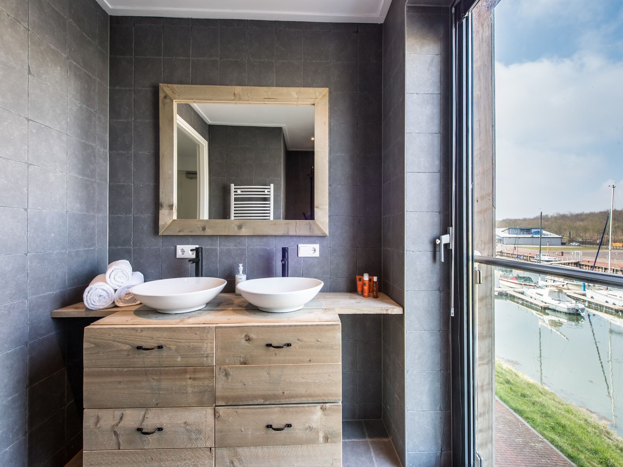 De badkamer van Uithaven 10C in Kamperland