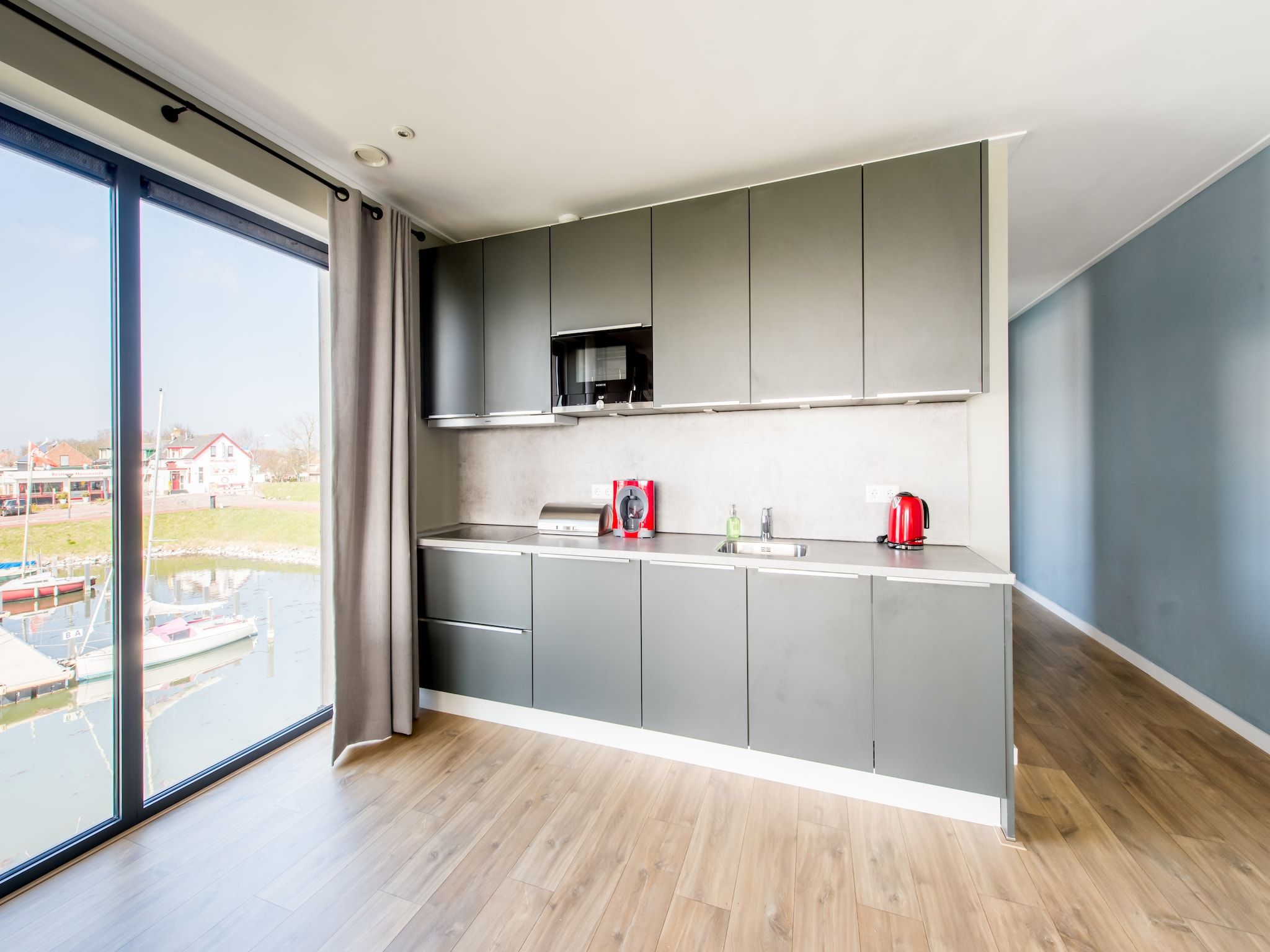 De keuken van Uithaven 10C in Kamperland