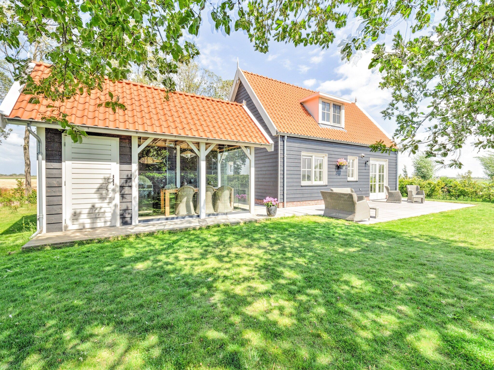 De tuin van Groeneweg 4 in Wissenkerke