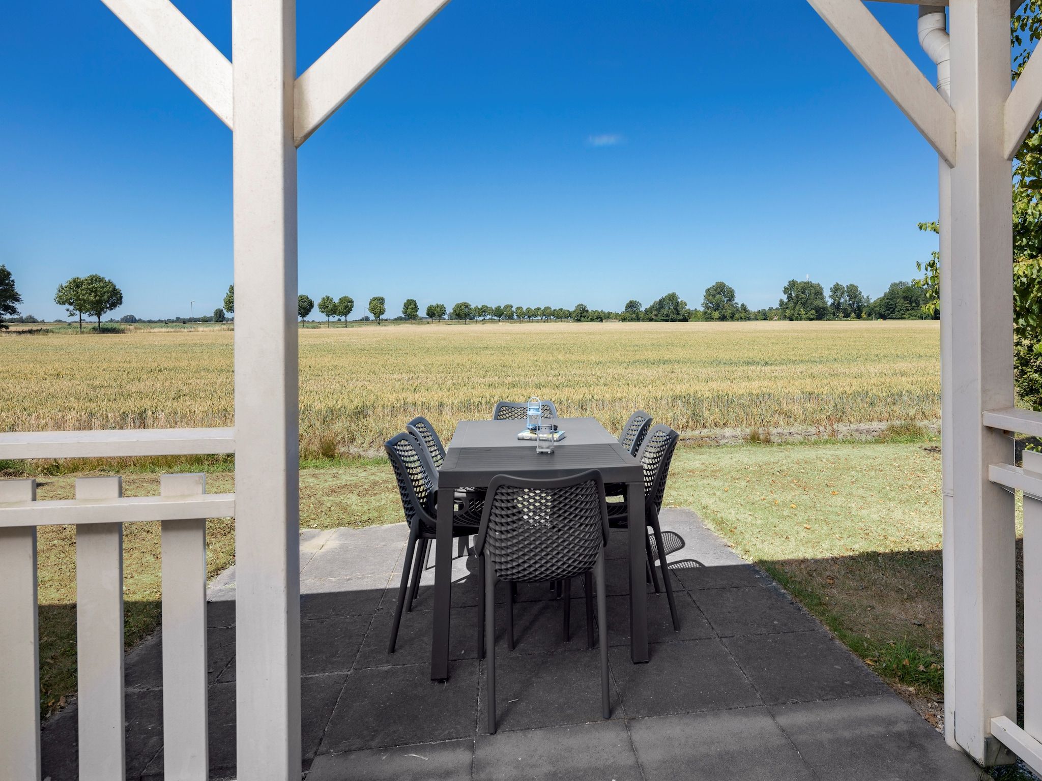 Het terras van Aquadelta 27 in Bruinisse