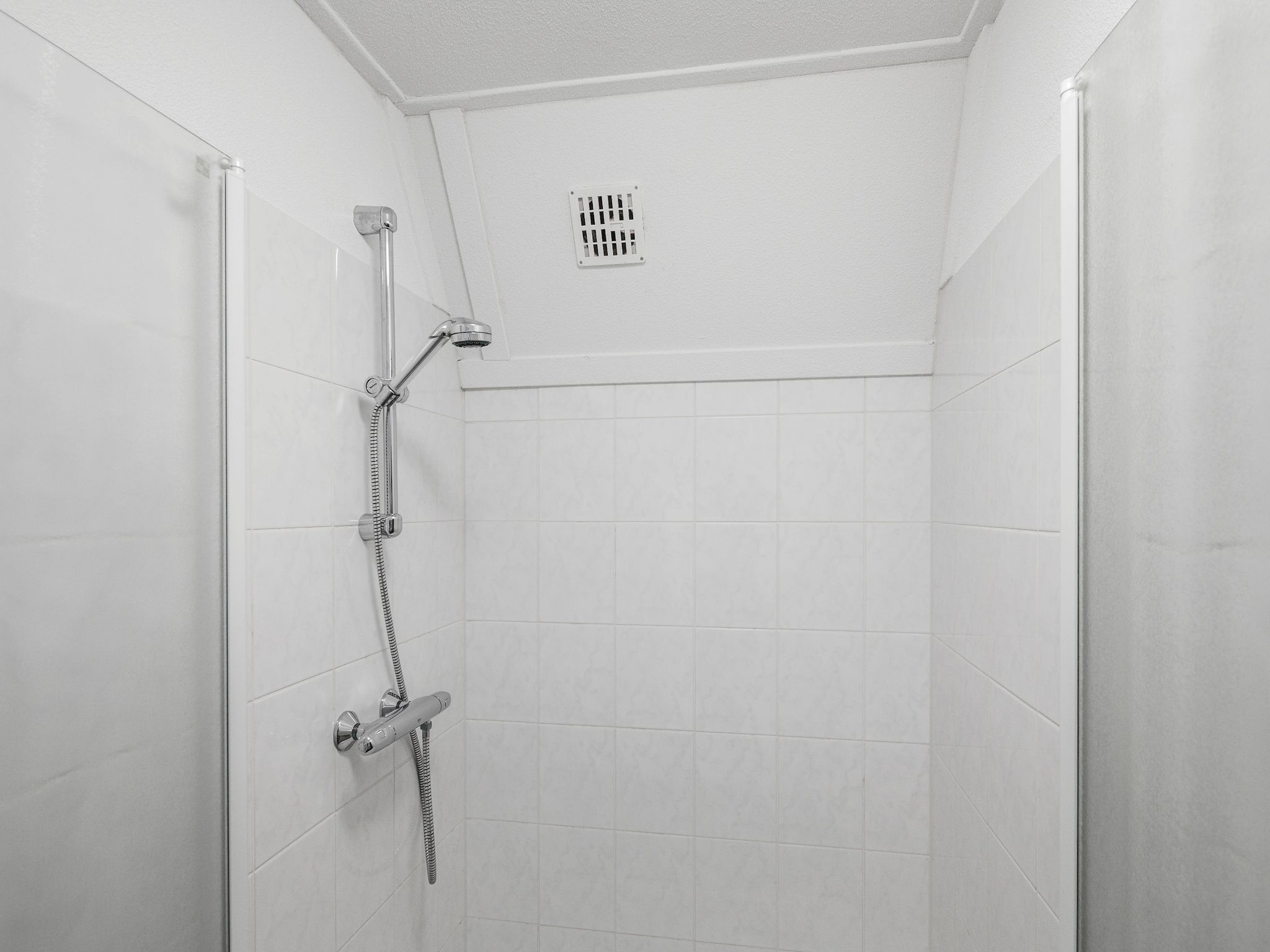 De badkamer van Aquadelta 28 in Bruinisse