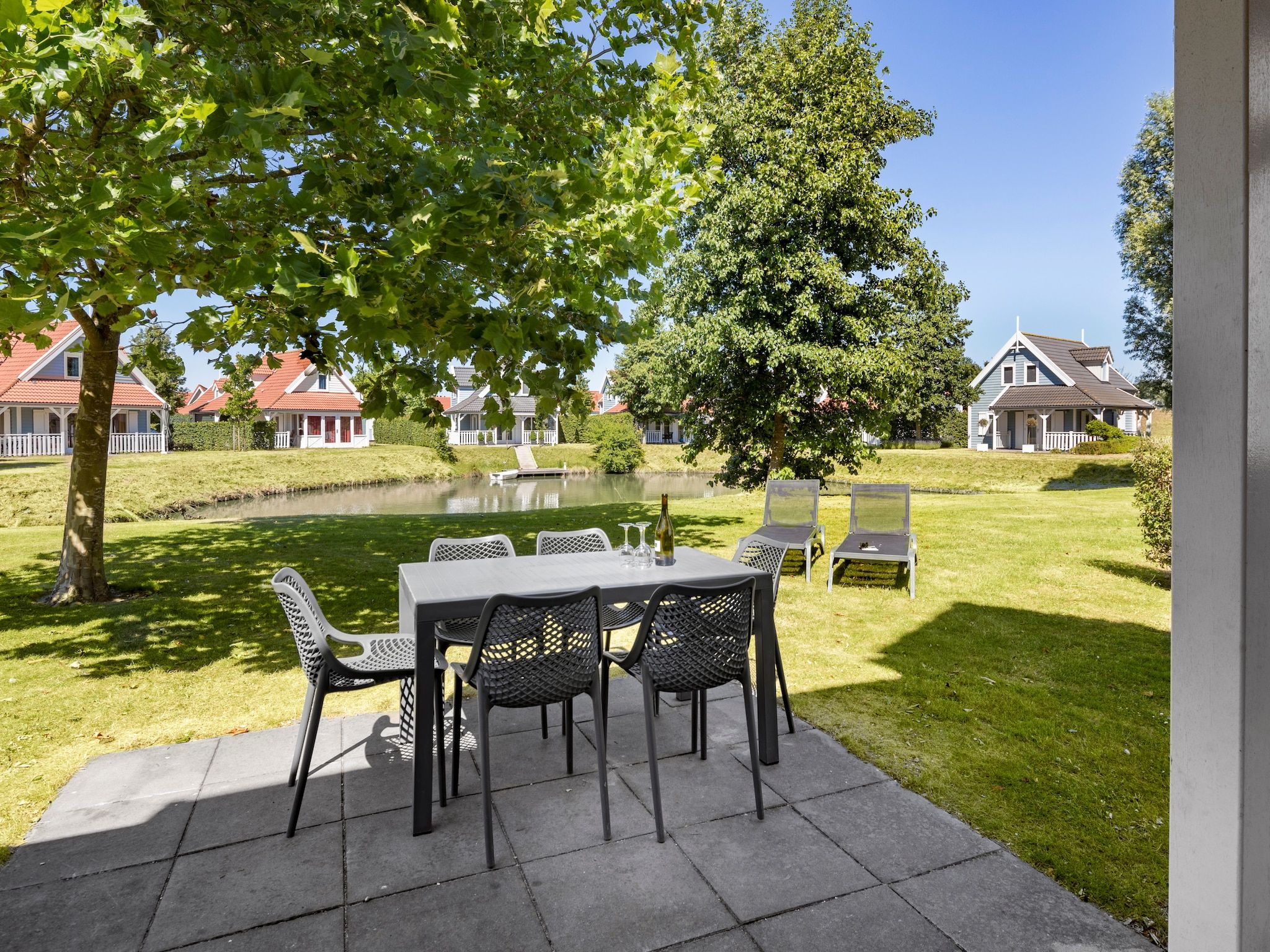 Het terras van Aquadelta 30 in Bruinisse