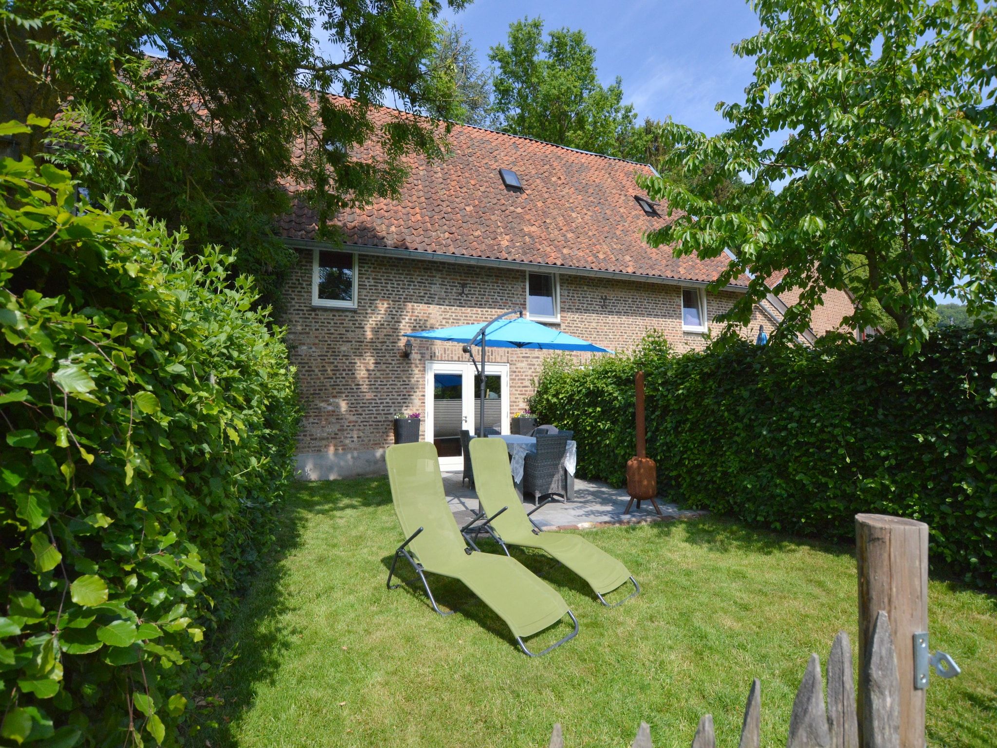 De tuin van Hoeve A Gen Water- Donderblumke in Slenaken