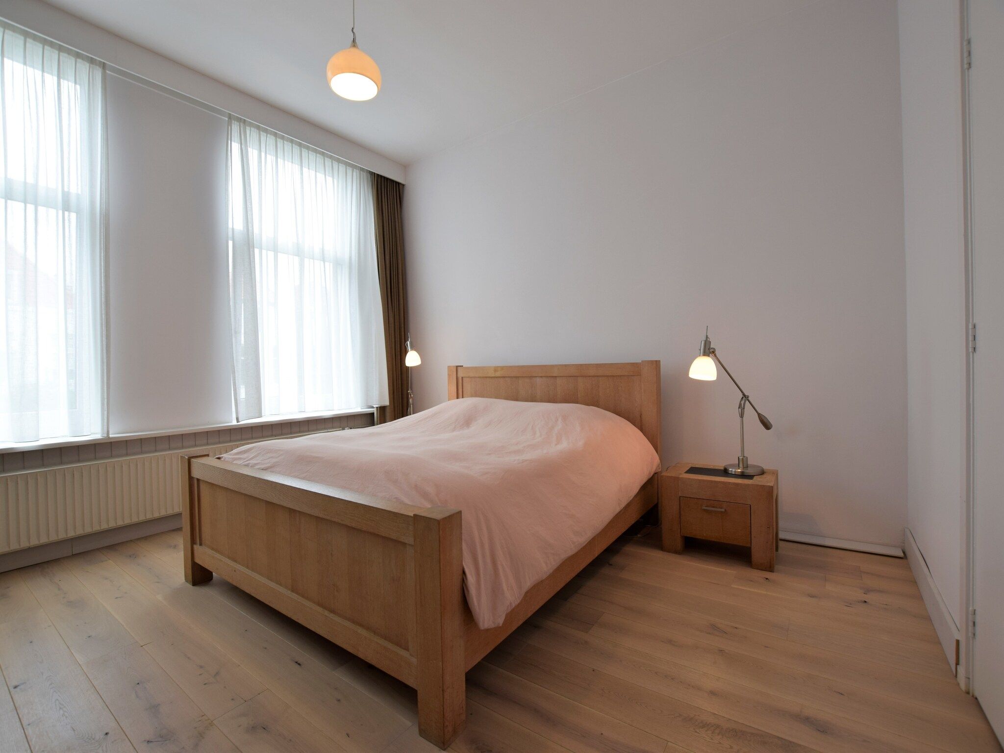 Een slaapkamer van Huize Columbus in Den Haag