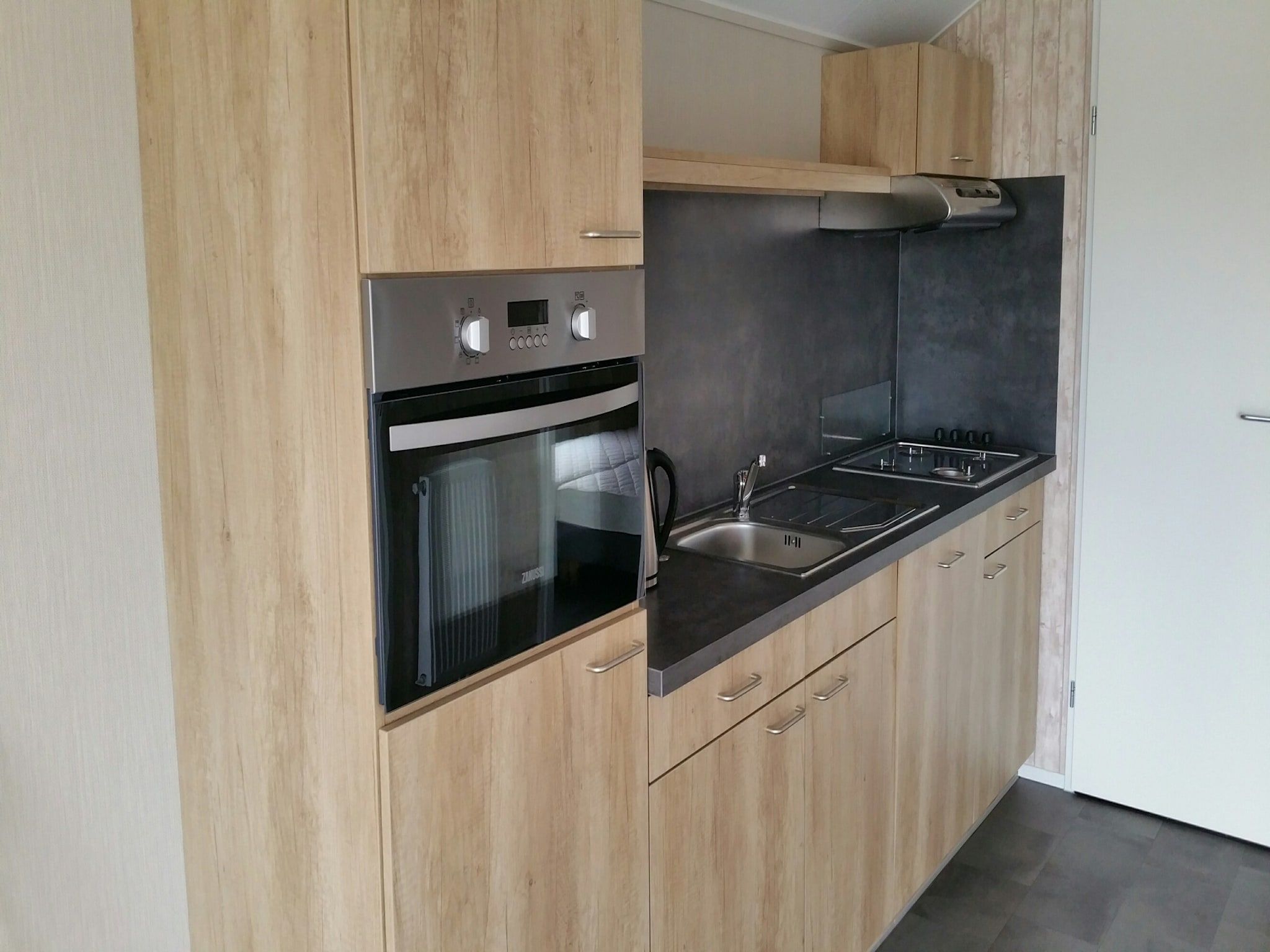 De keuken van Vakantiepark Eigen Wijze 8 in Bant