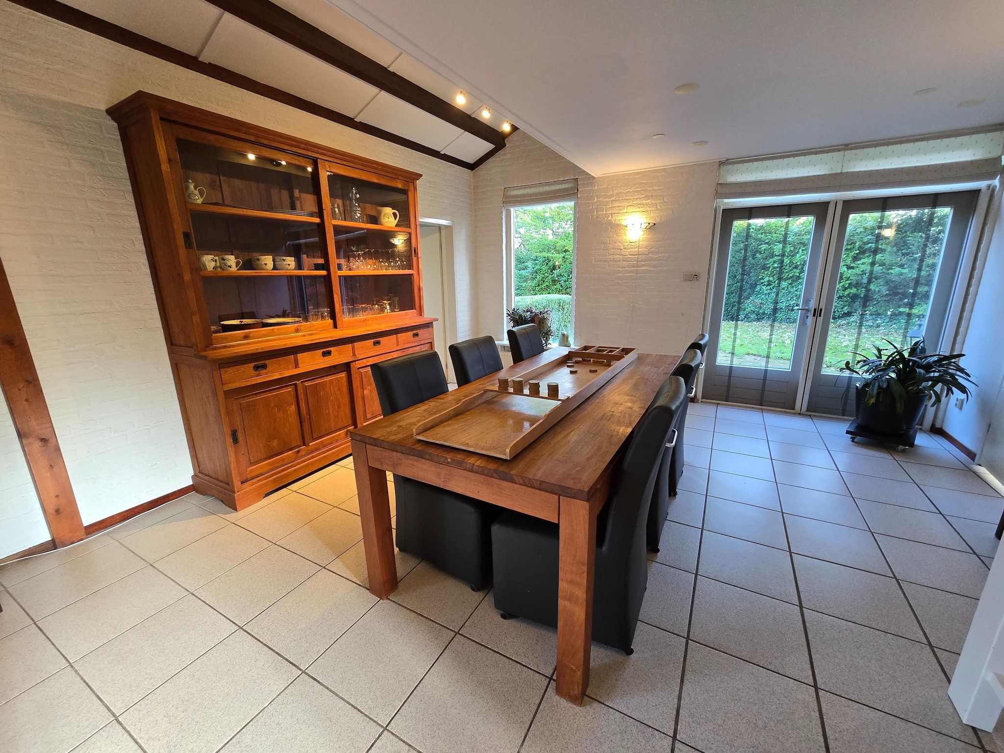 De eetkamer van Veluwse Specht in Garderen