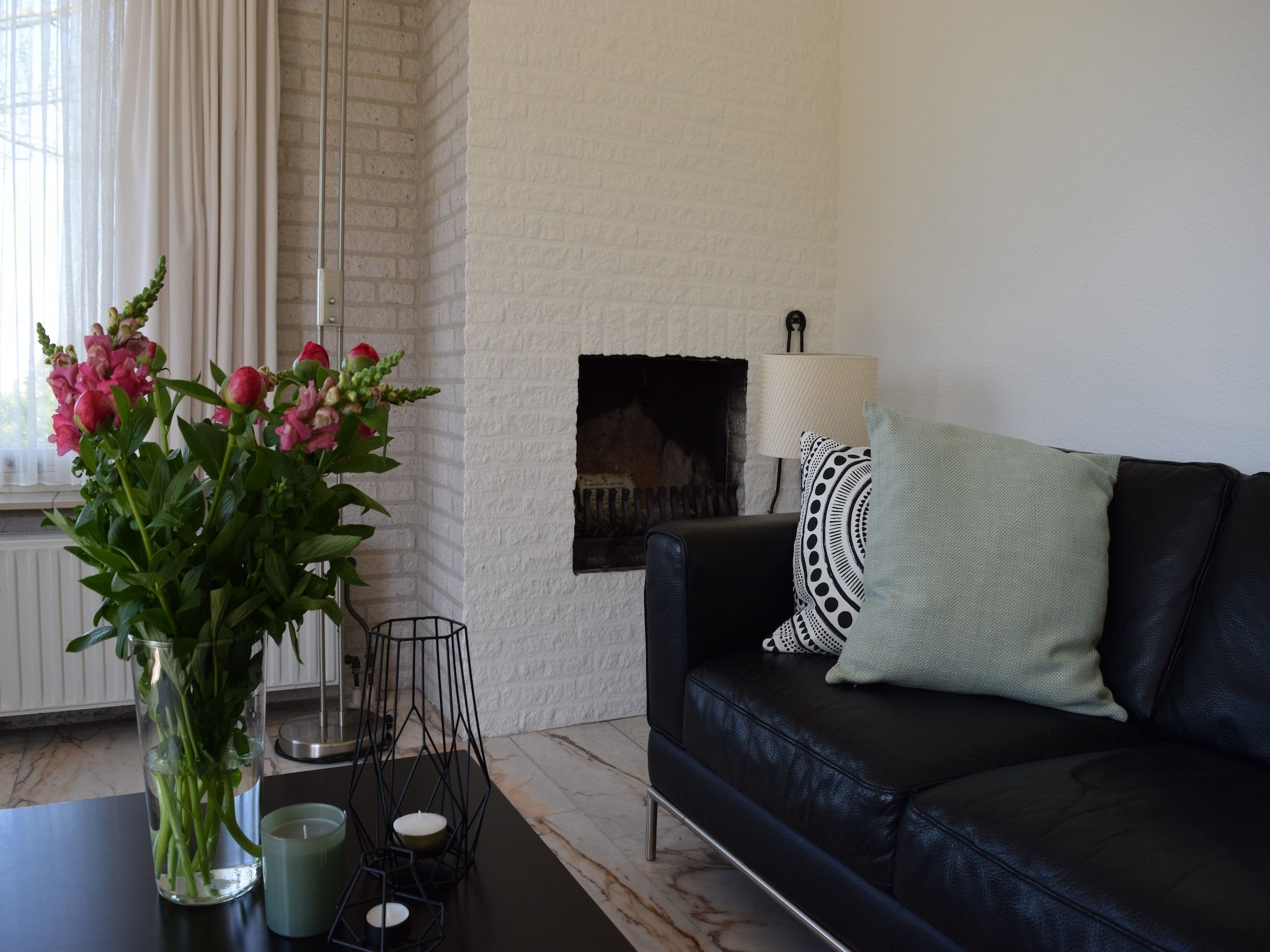 De woonkamer van Sophiaboulevard 15 in Kamperland