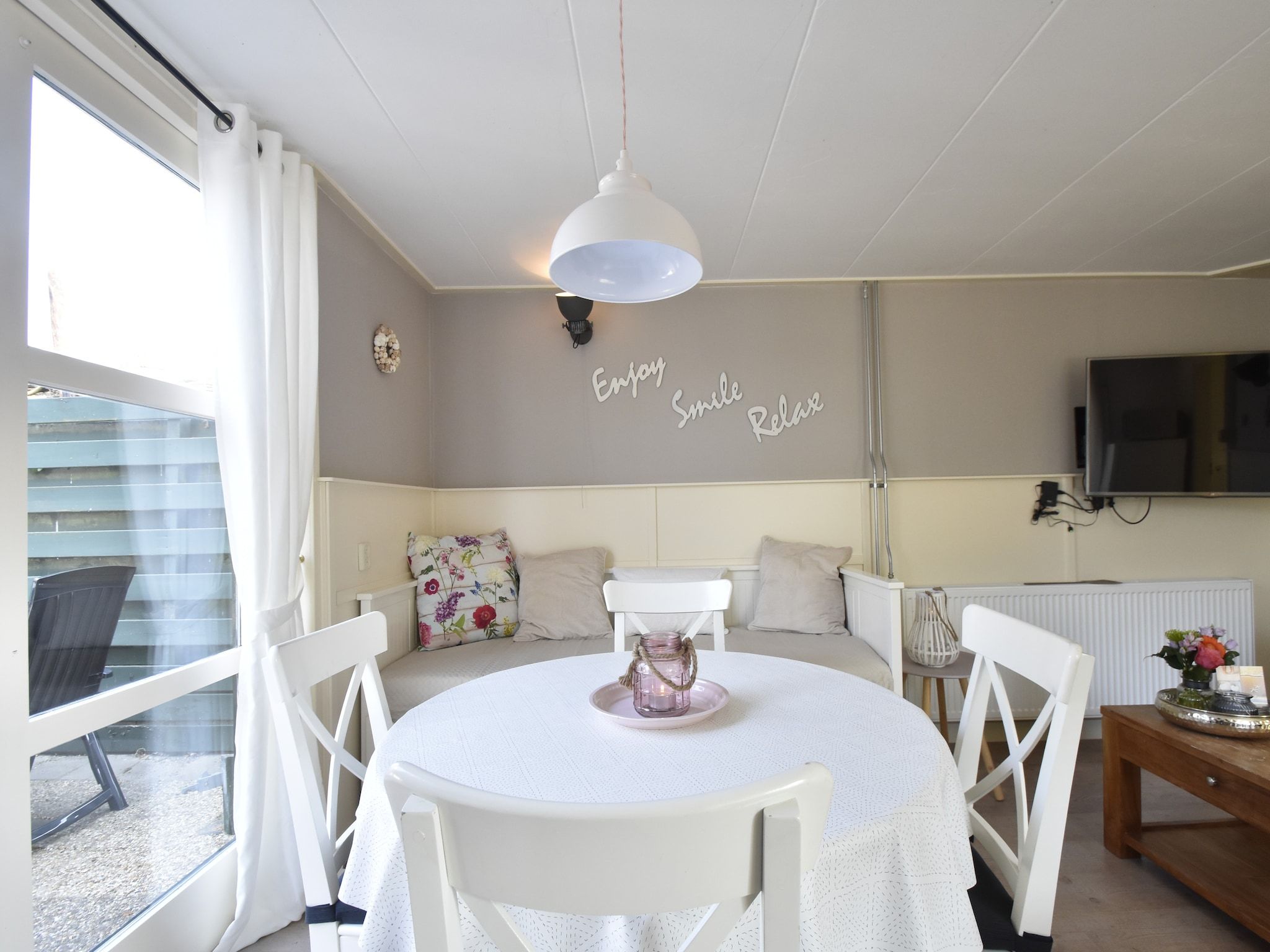 De eetkamer van Storm Bries in Callantsoog