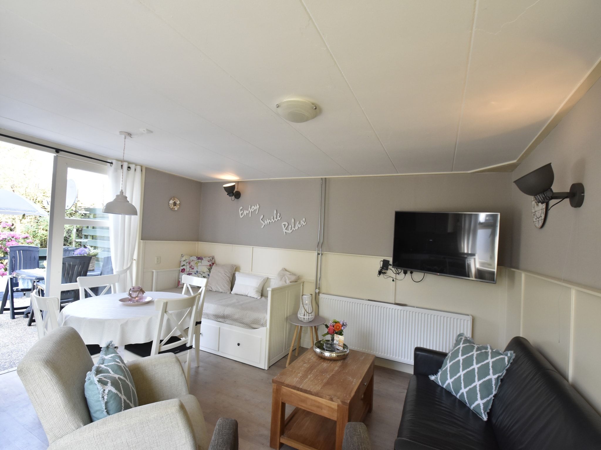 De woonkamer van Storm Bries in Callantsoog