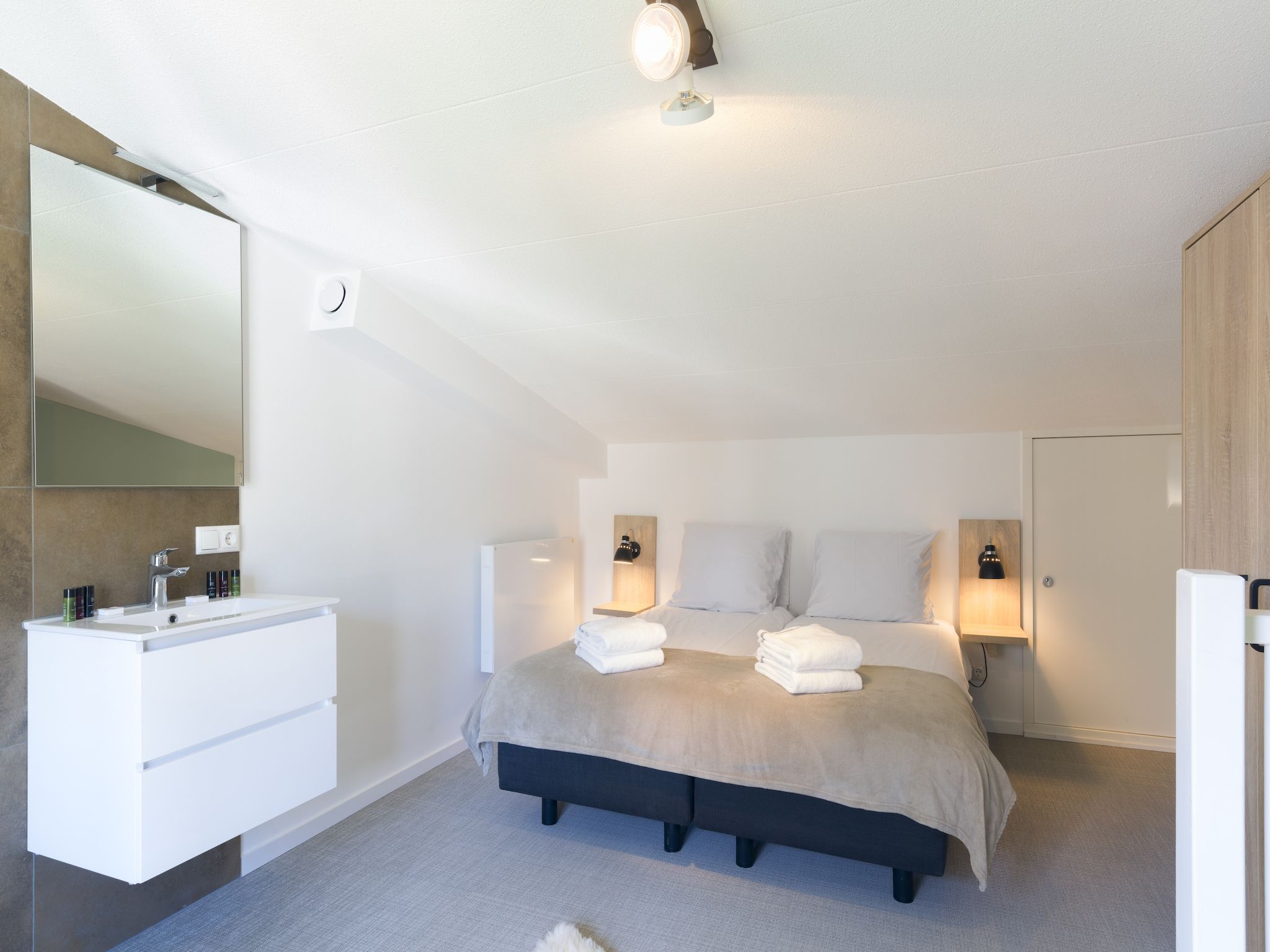 Een slaapkamer van Noordzee Resort Vlissingen 2 in Vlissingen