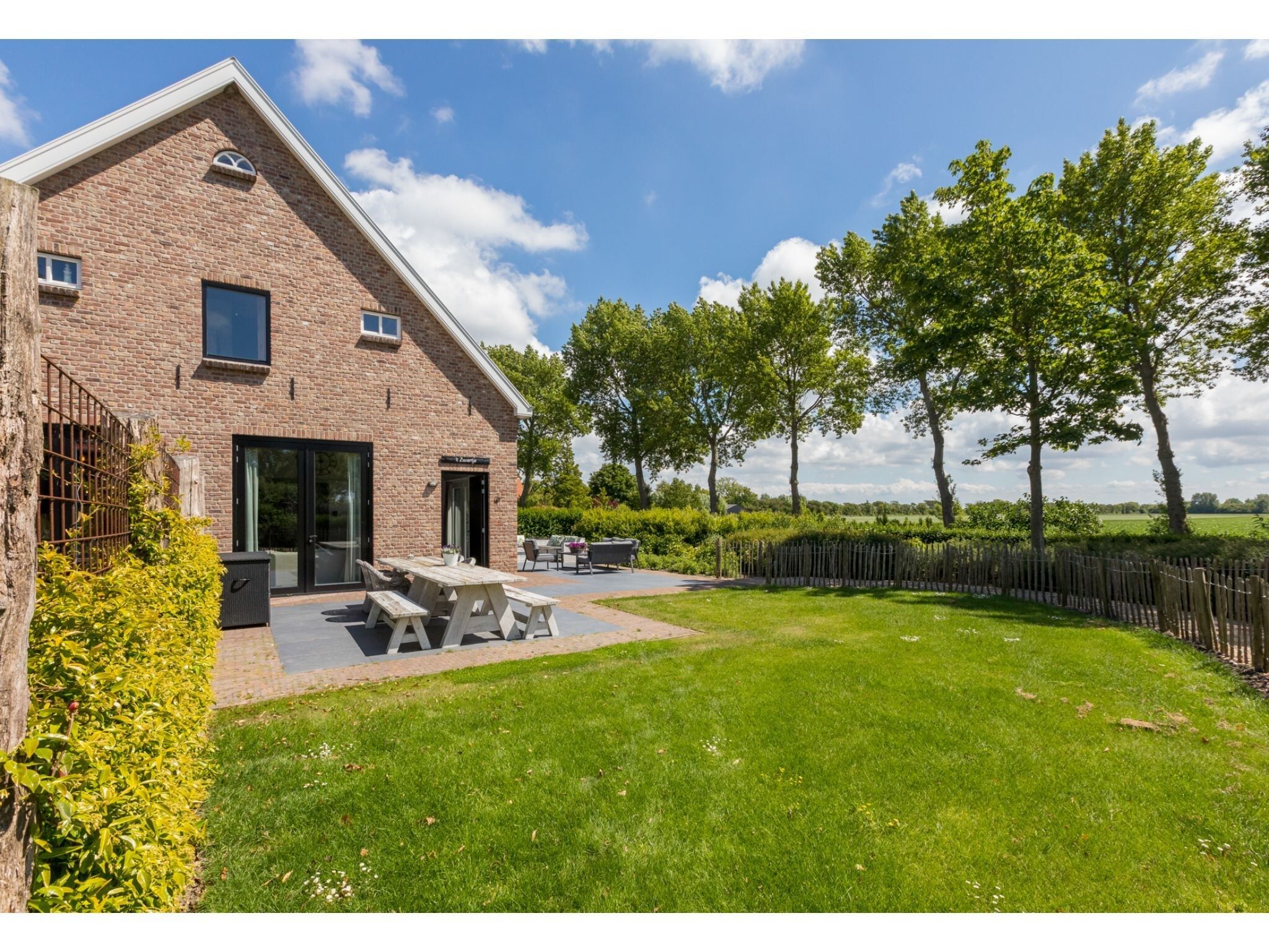 De tuin van Lepelstraat 18B  Vrouwenpolder "'t Zwartje" in Vrouwenpolder