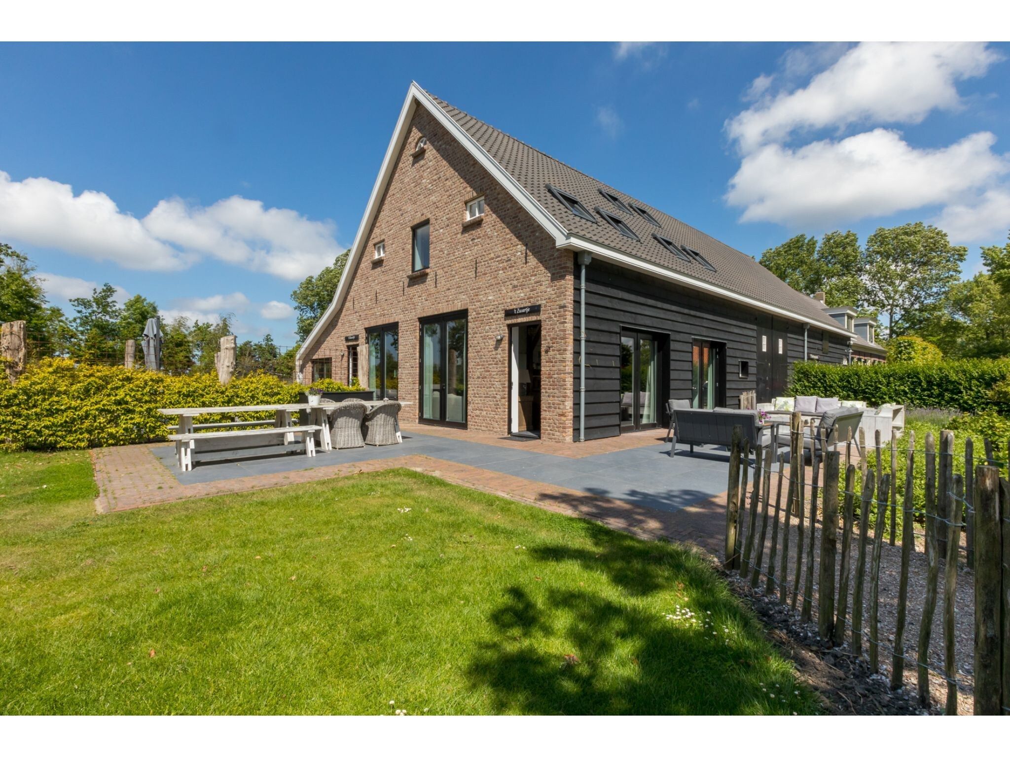 De tuin van Lepelstraat 18B  Vrouwenpolder "'t Zwartje" in Vrouwenpolder