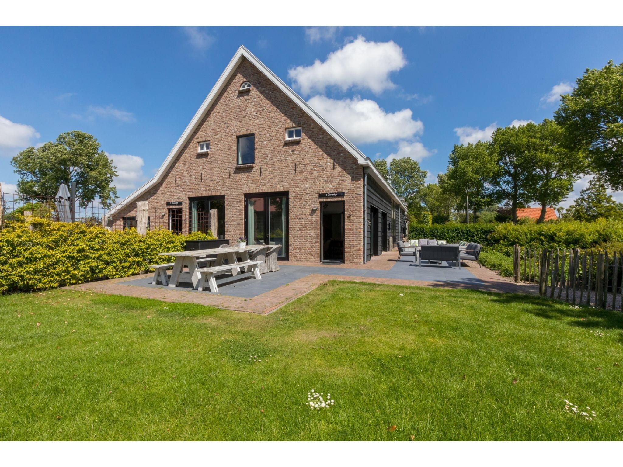 De buitenkant van Lepelstraat 18B  Vrouwenpolder "'t Zwartje" in Vrouwenpolder