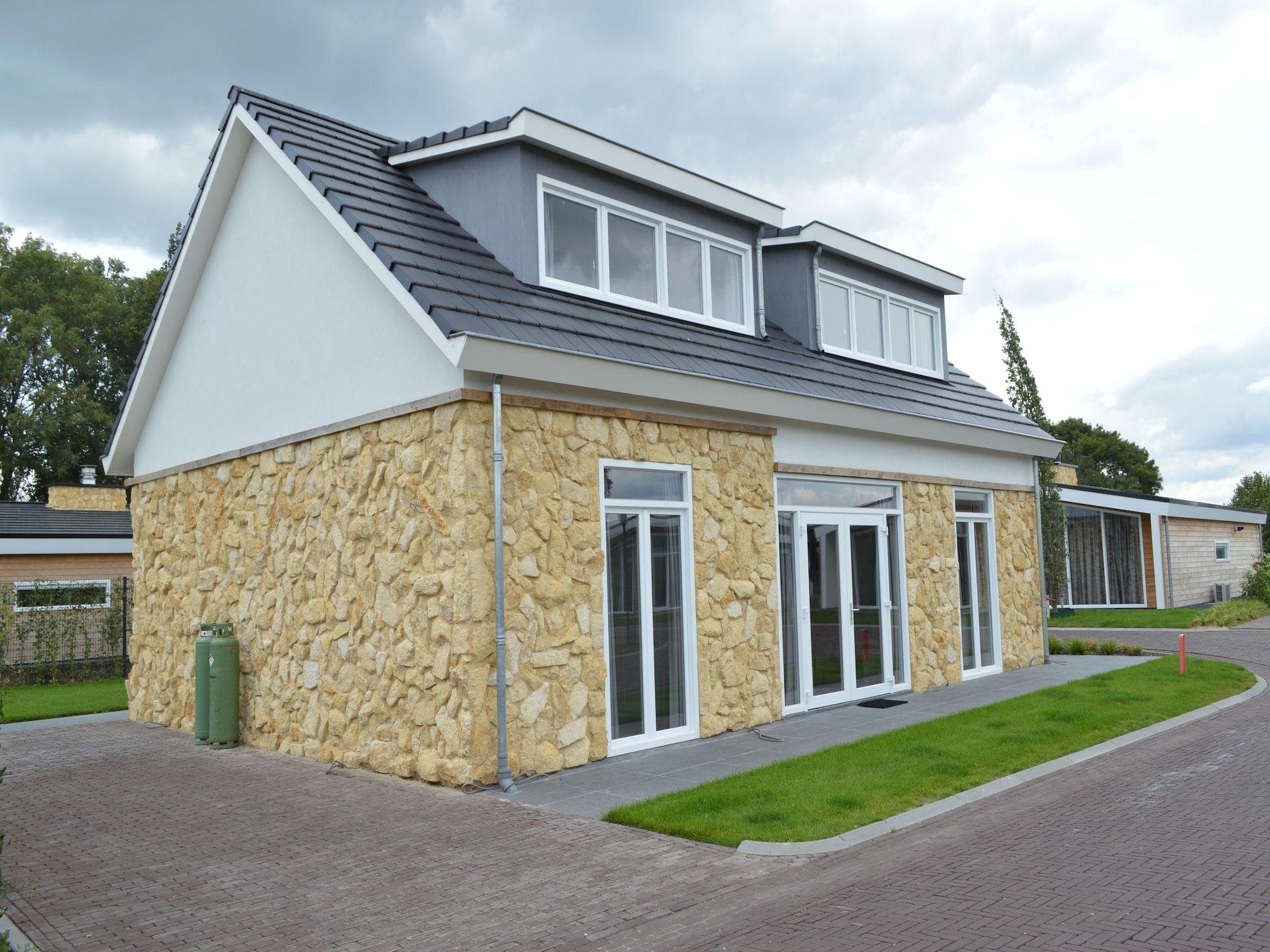 De buitenkant van Resort Mooi Bemelen 11 in Bemelen