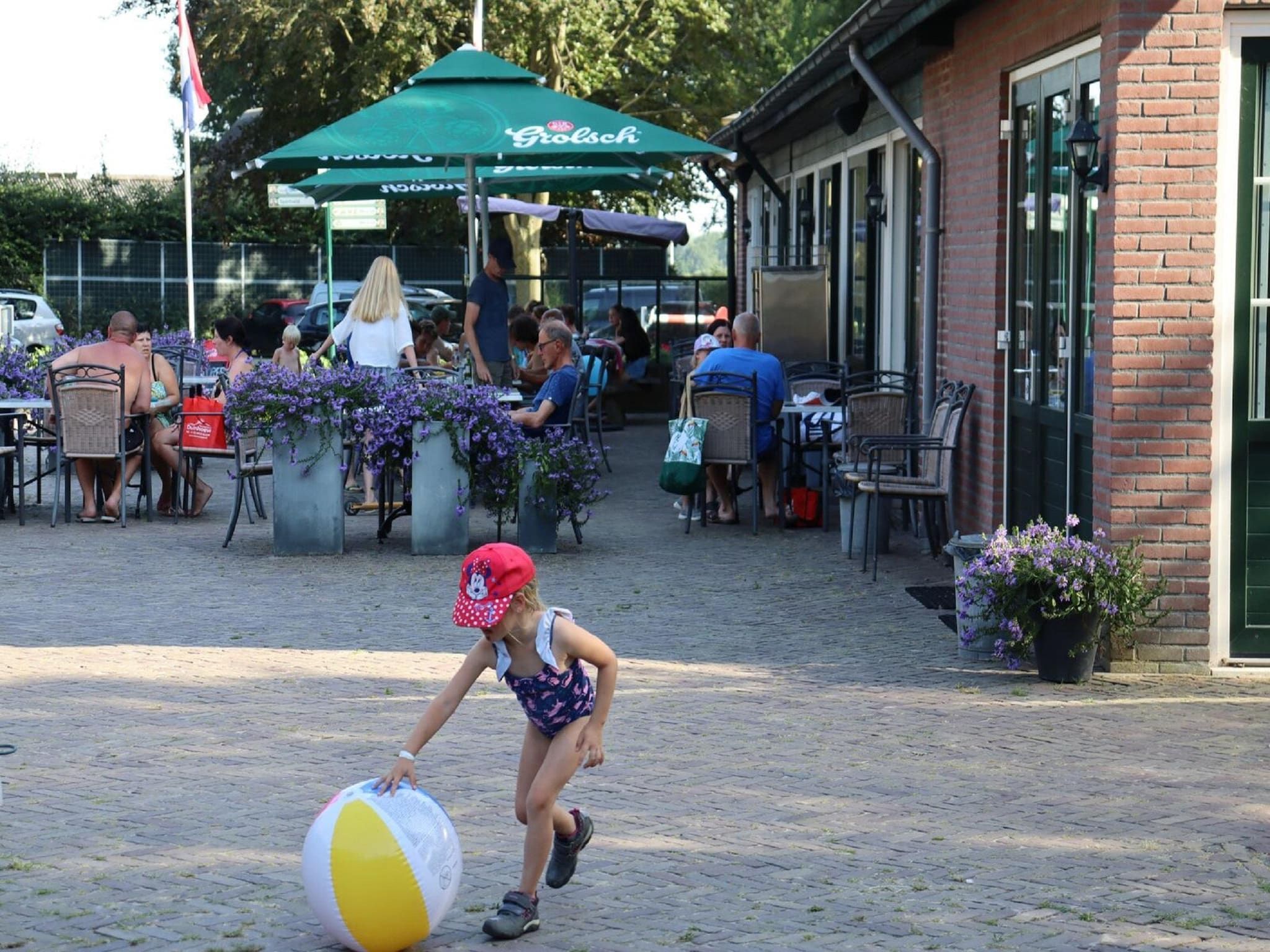 Parkfaciliteiten bij Recreatiepark Duinhoeve 12 in Udenhout