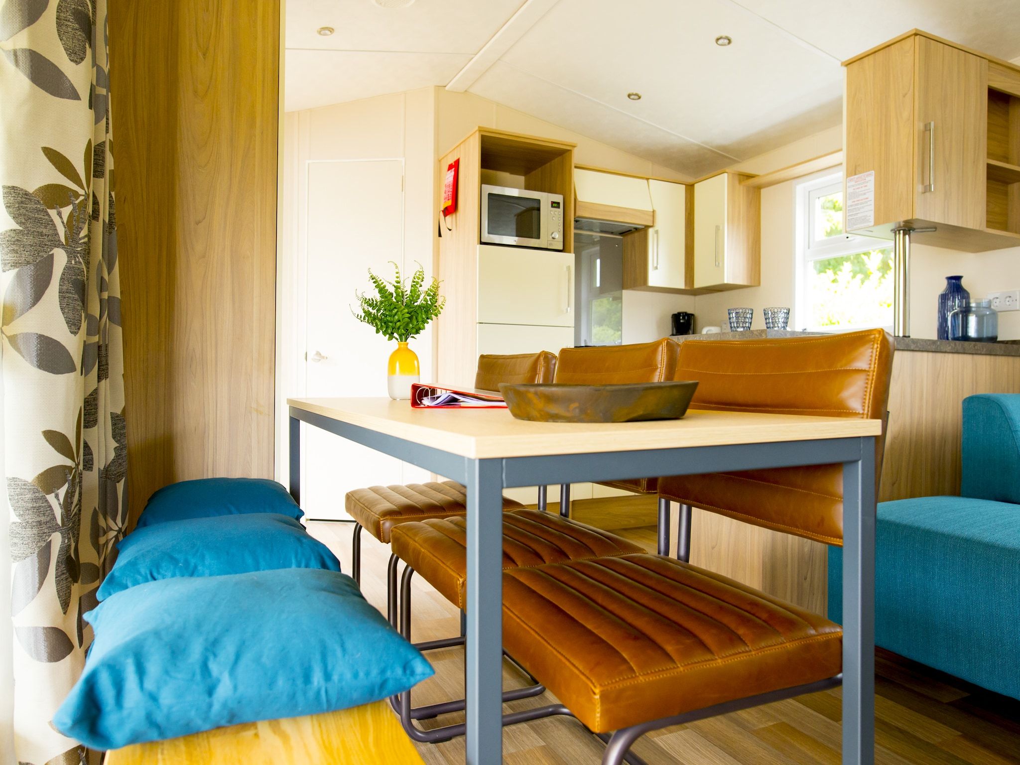 De woonkamer van Recreatiepark Duinhoeve 13 in Udenhout