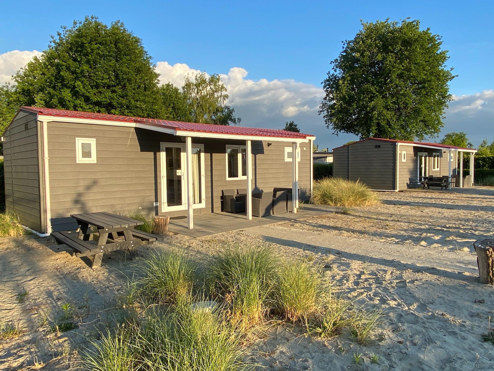 De buitenkant van Recreatiepark Duinhoeve 14 in Udenhout