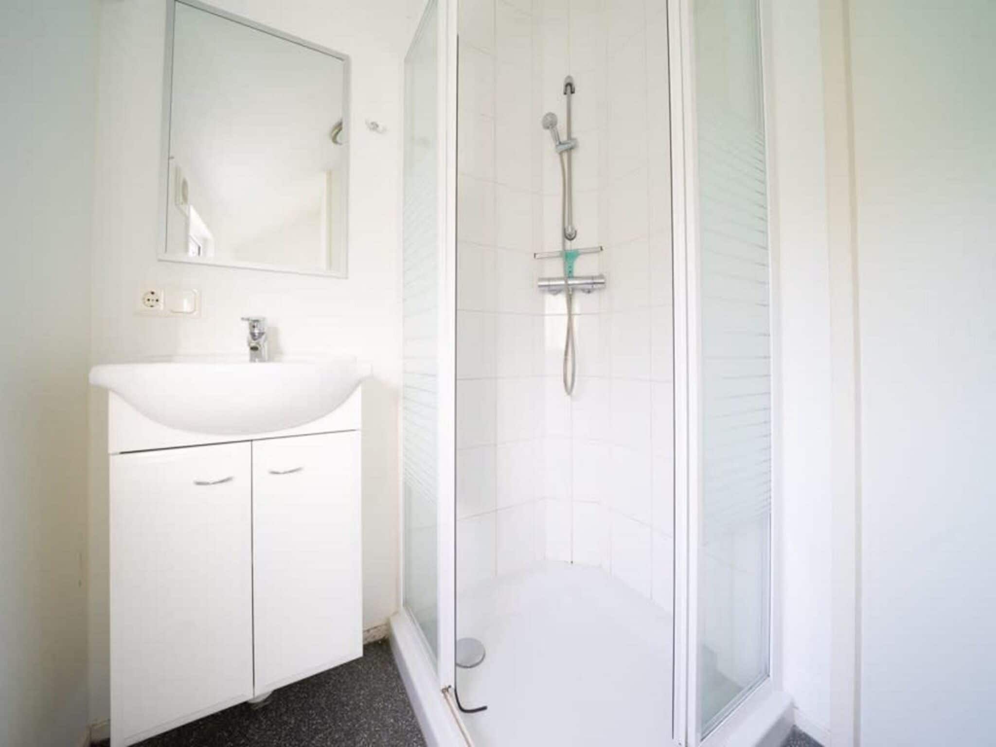 De badkamer van Boslodge 6 in Otterlo