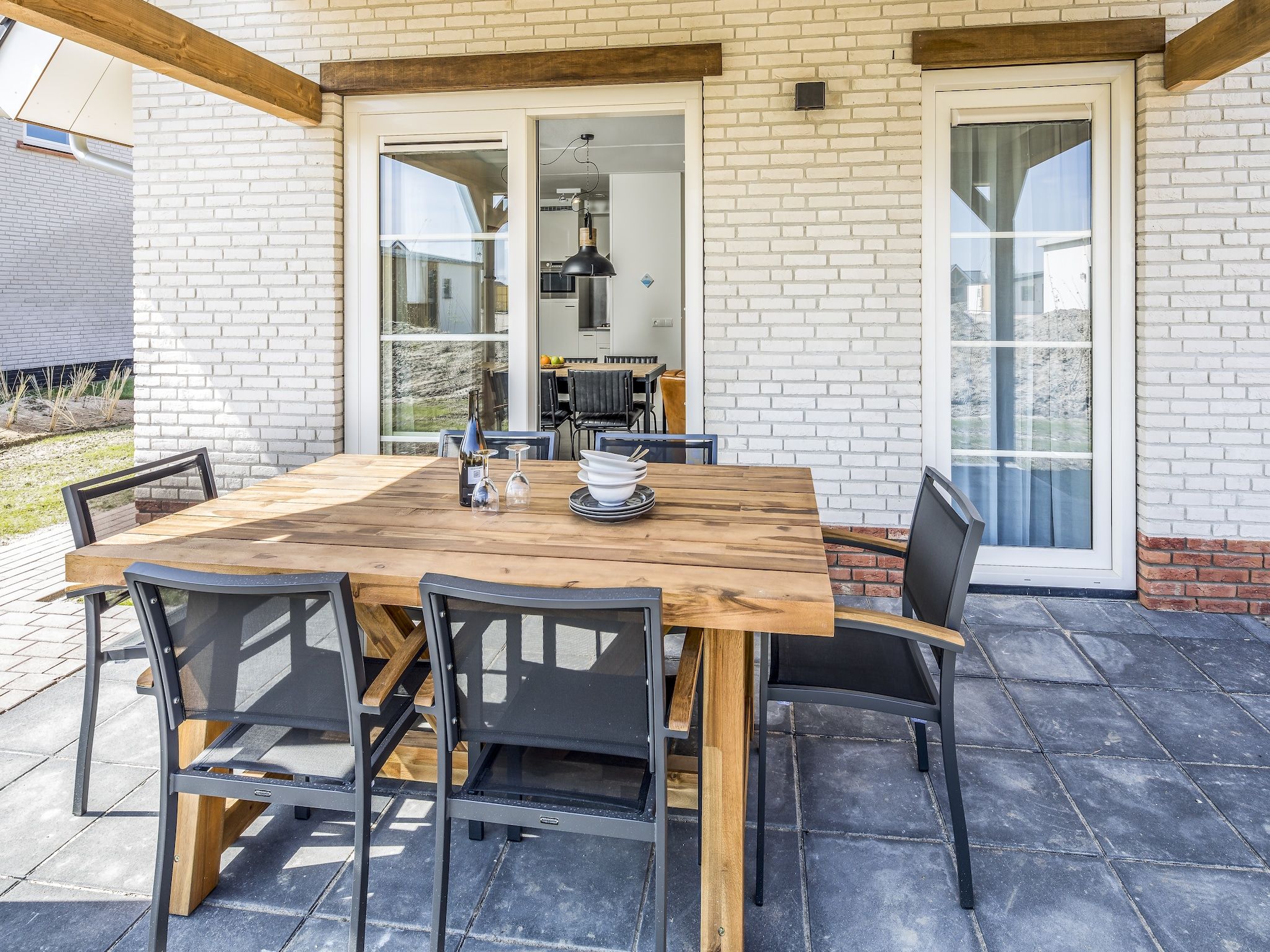 Het terras van Beach Resort Nieuwvliet-Bad 4 in Nieuwvliet-Bad