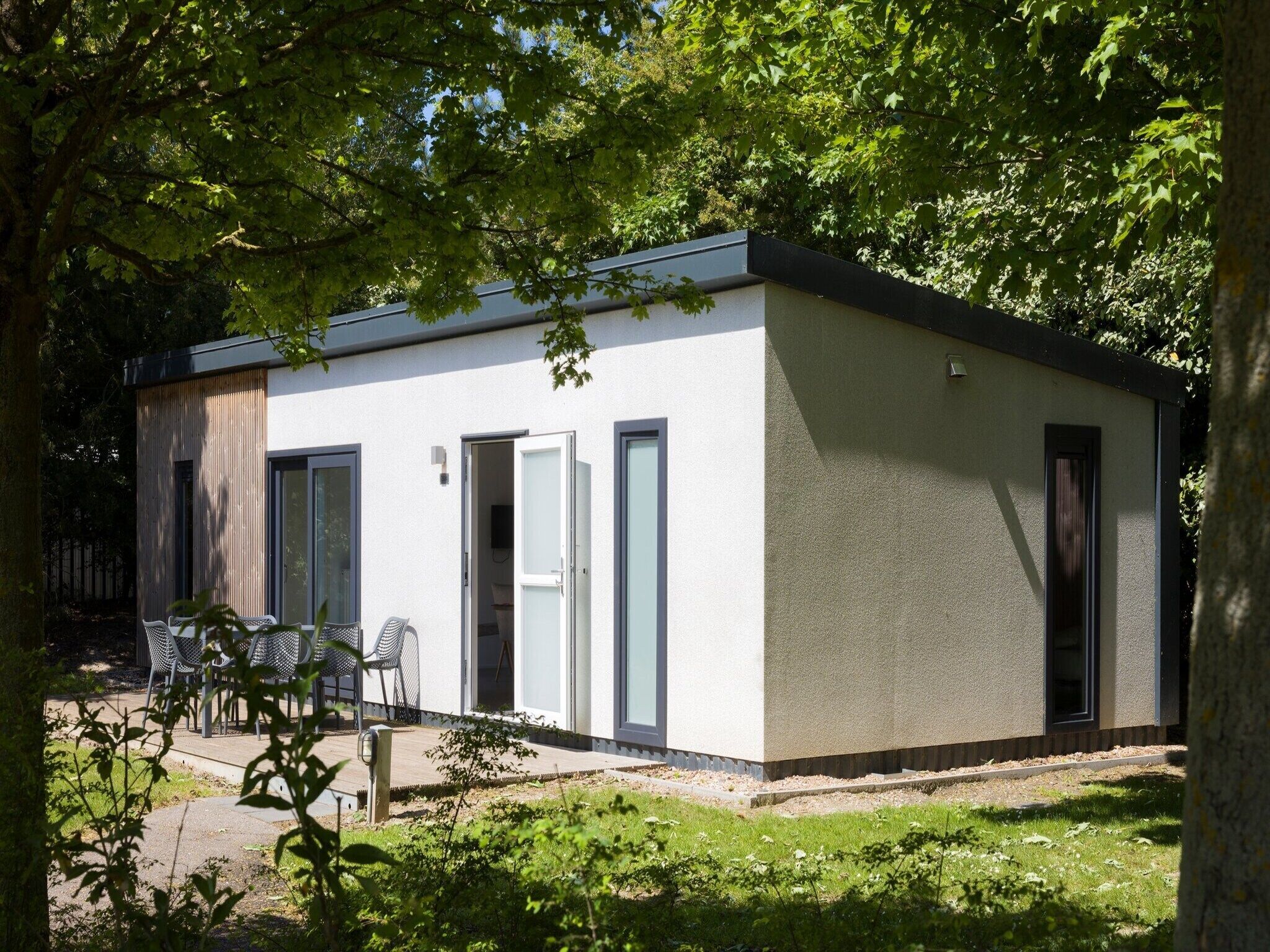 De buitenkant van Vakantiepark Beach Resort 7 in Kamperland