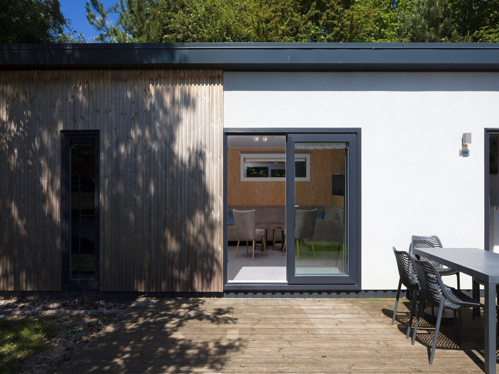 De buitenkant van Vakantiepark Beach Resort 7 in Kamperland