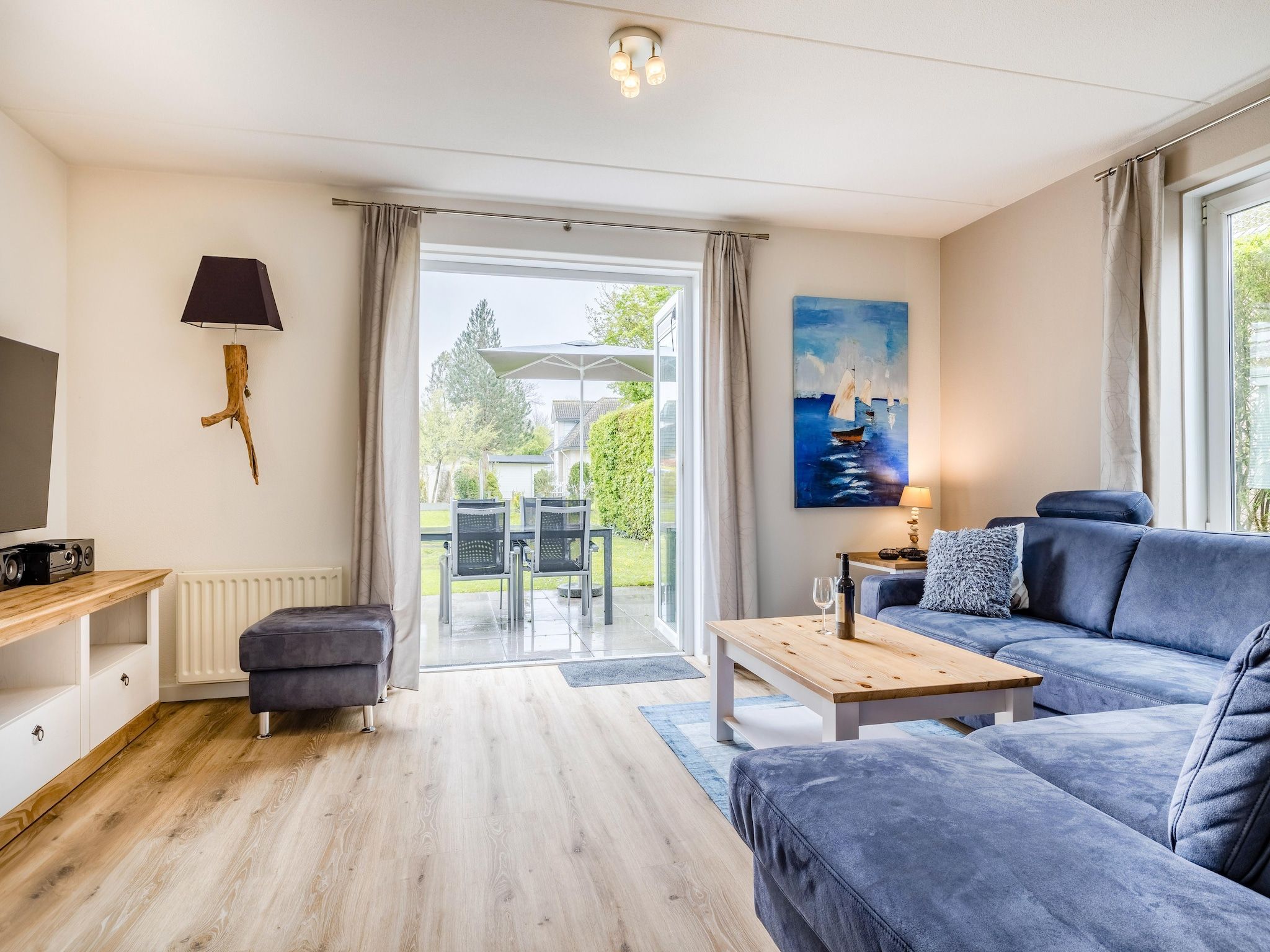 De woonkamer van Noordzee Résidence De Banjaard 13 in Kamperland