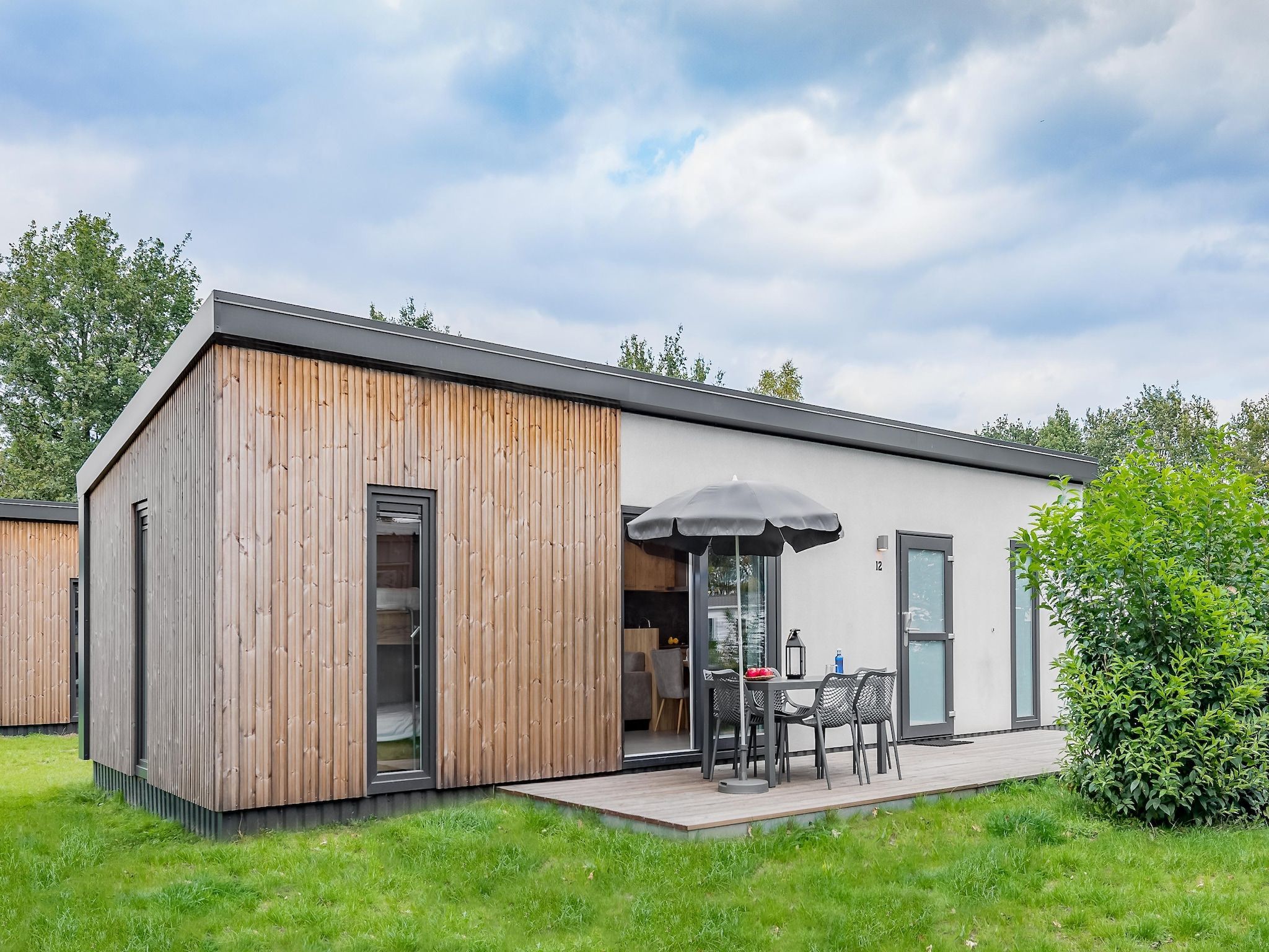 De buitenkant van Vakantiepark Hunzedal 9 in Borger