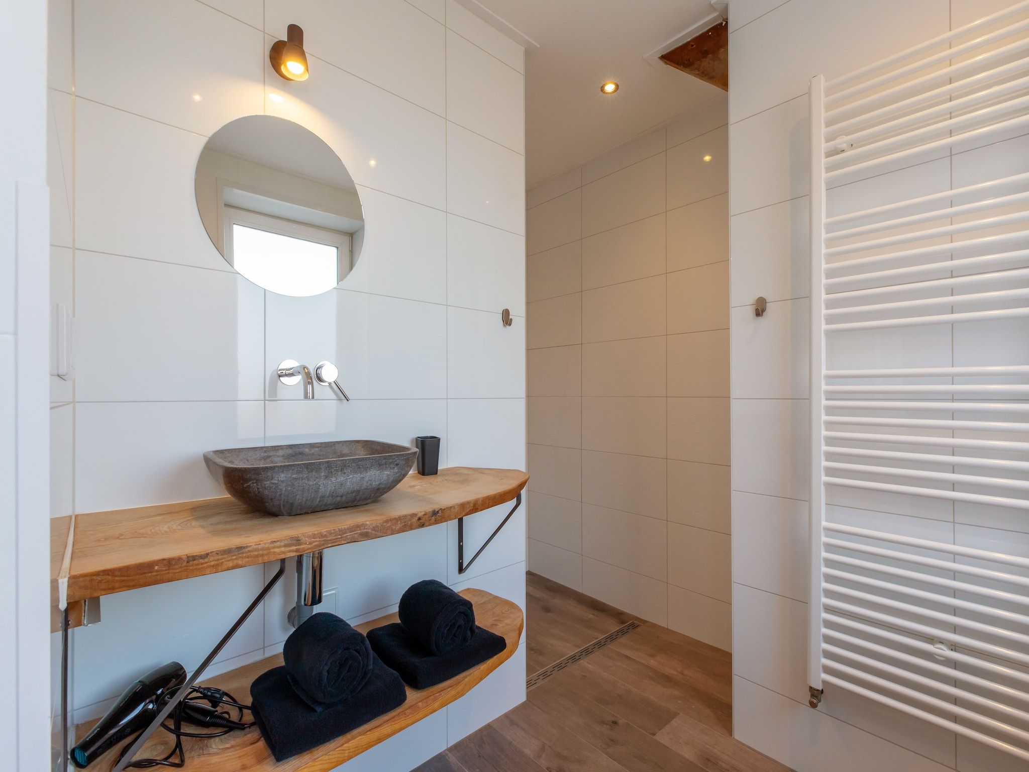 De badkamer van Pleinzicht 6a in Koudekerke