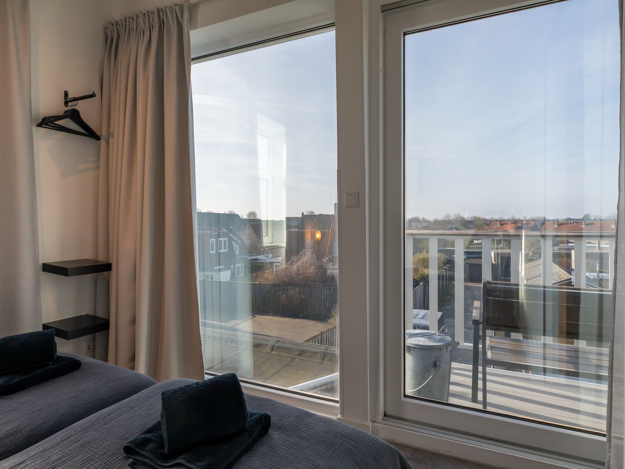 Het terras van Groepsappartement Pleinzicht in Koudekerke