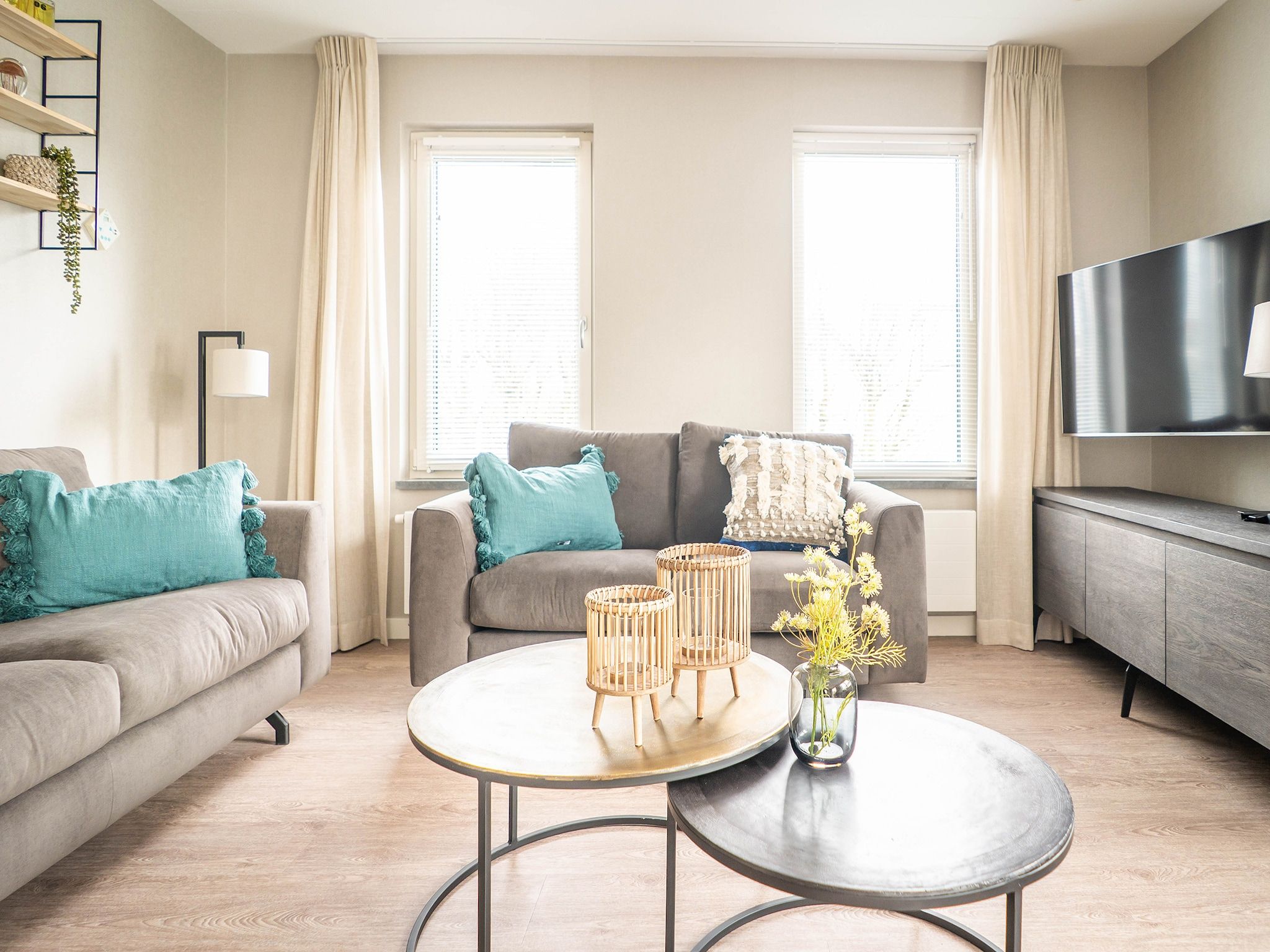 De woonkamer van Hodshonstraat B-10 in de Cocksdorp Texel