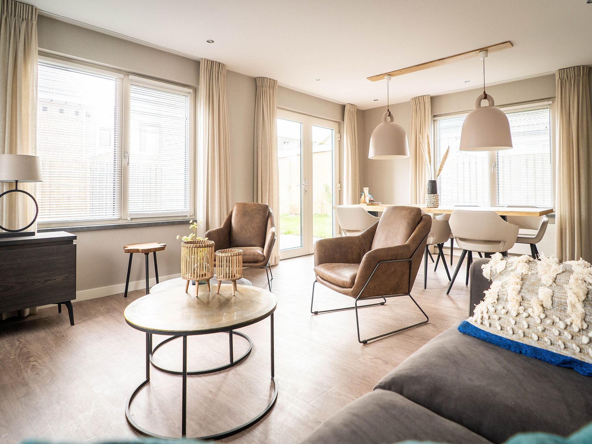 De woonkamer van Hodshonstraat B-10 in de Cocksdorp Texel