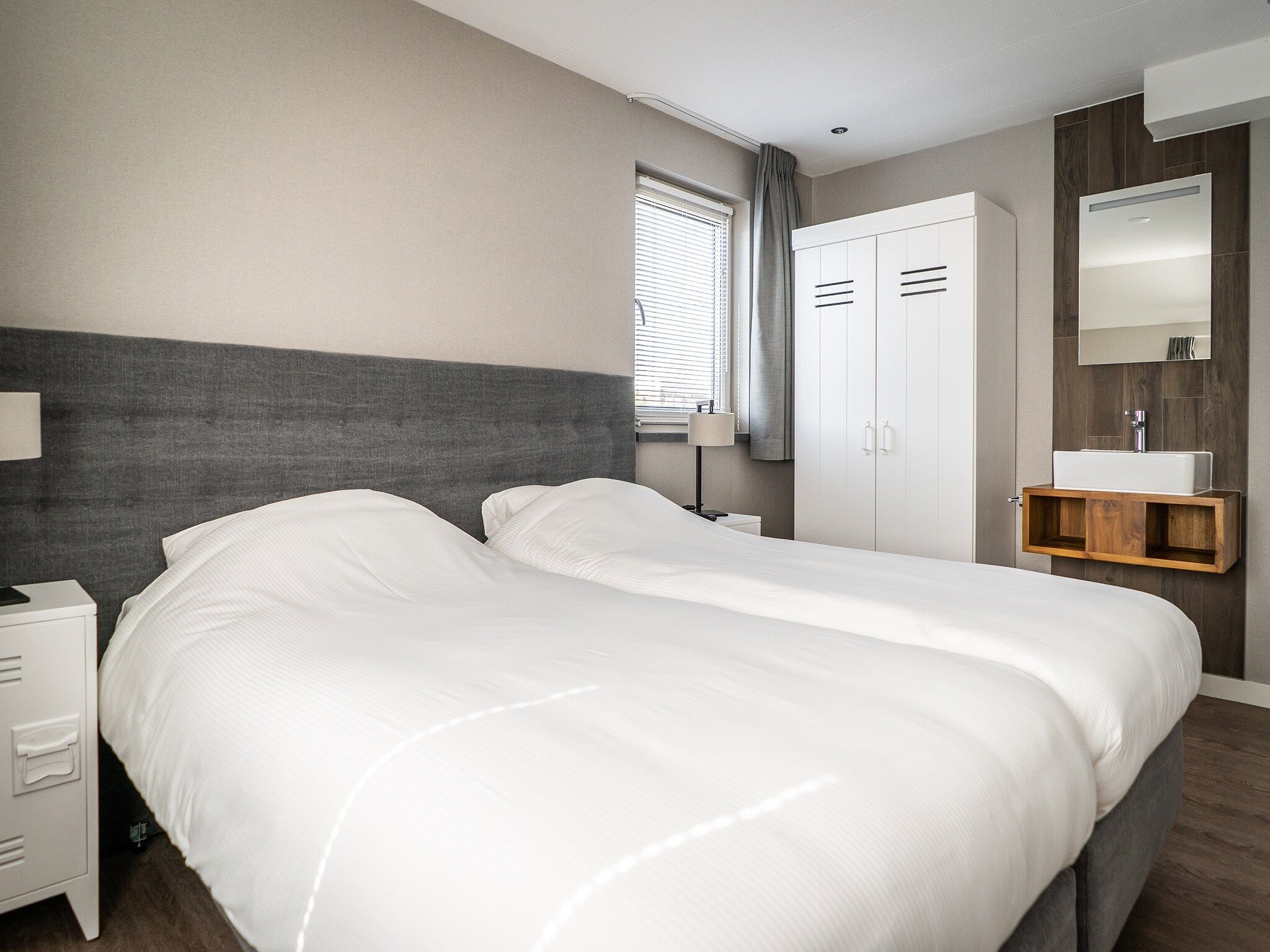 Een slaapkamer van Hodshonstraat B-10 in de Cocksdorp Texel