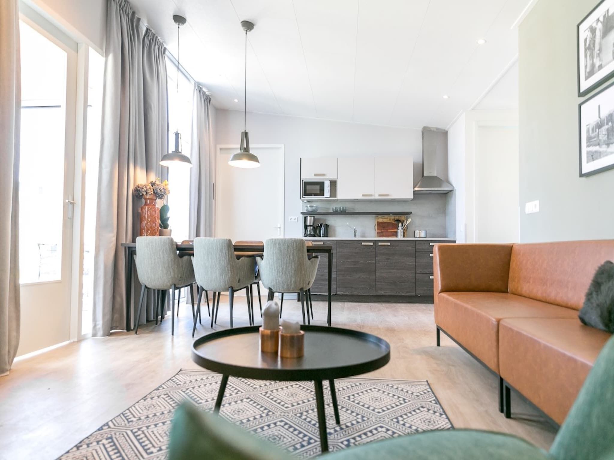 De eetkamer van Strandpark Vlugtenburg 7 in 's-Gravenzande