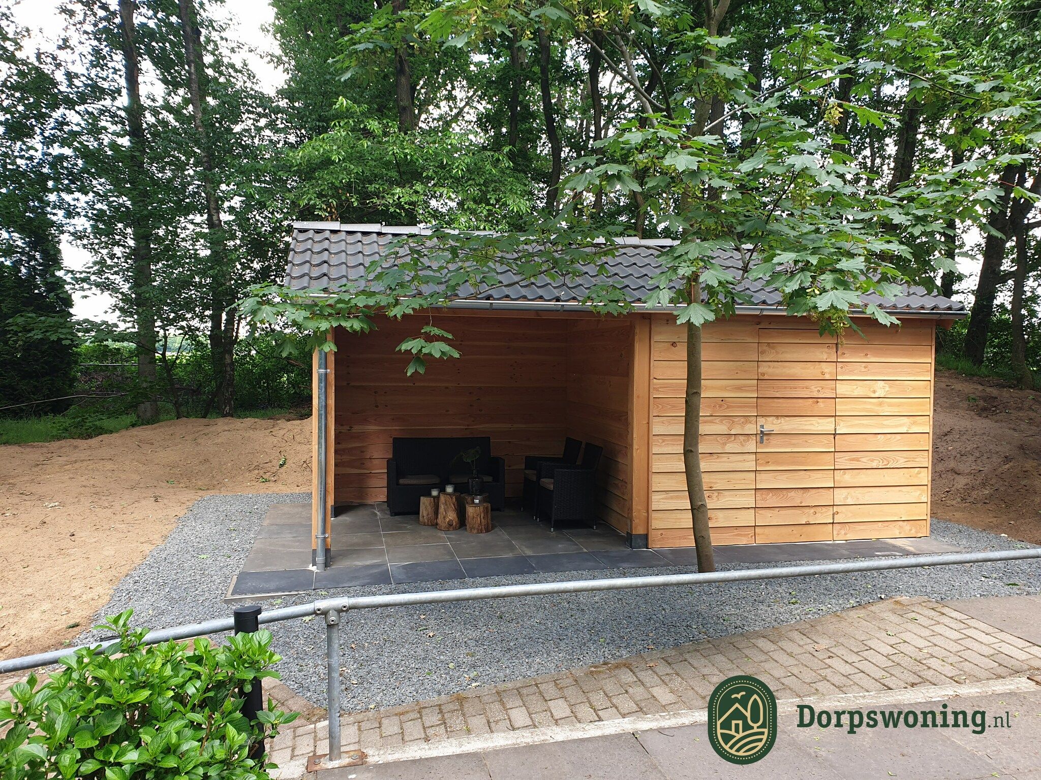 Het terras van Dorpswoning In het Bos in Leende