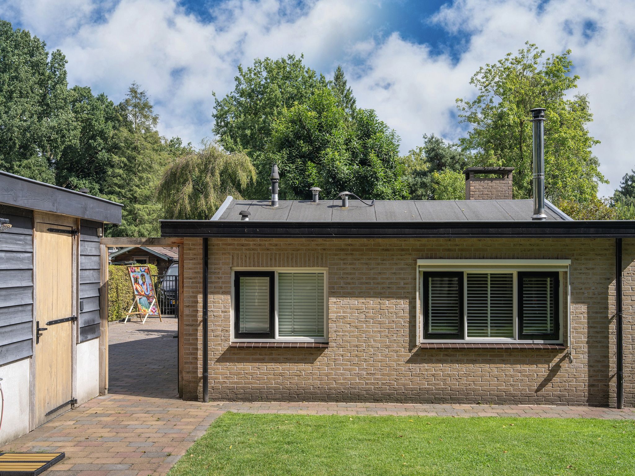 De buitenkant van 't Voortsche Boshuys in Voorthuizen