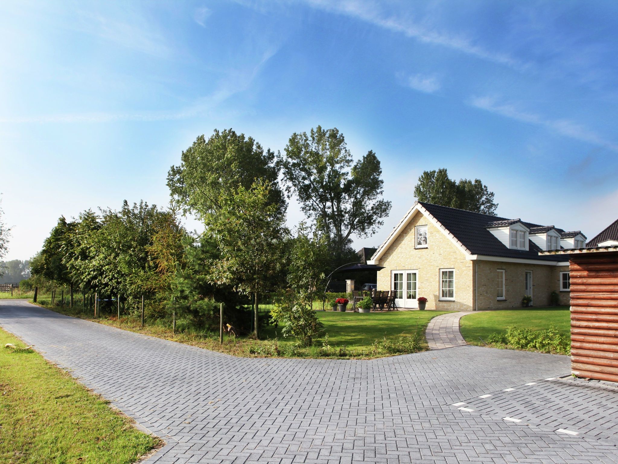 De buitenkant van Scoreldame 6-persoons in Schoorldam