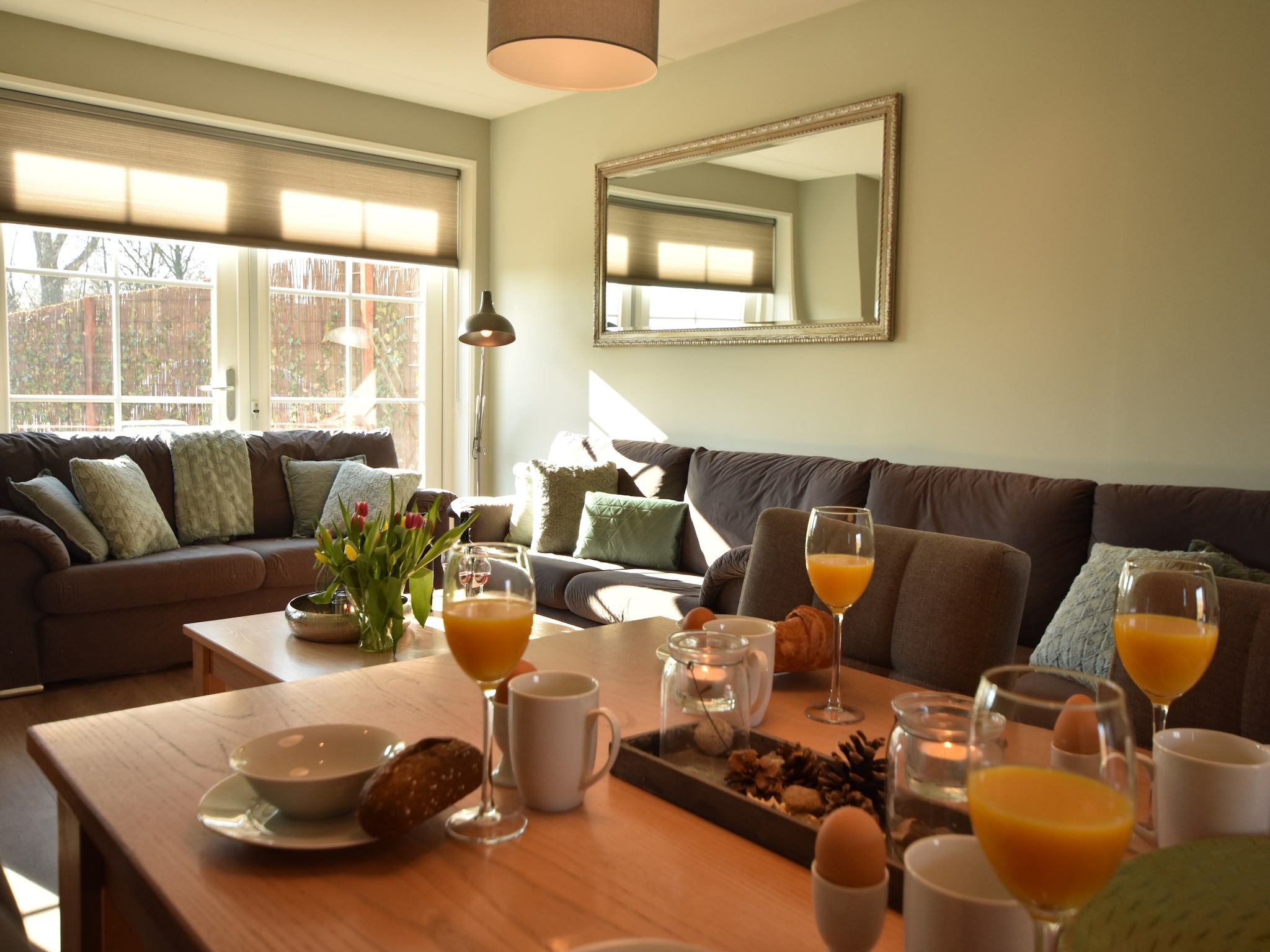 De eetkamer van Scoreldame XL in Schoorldam