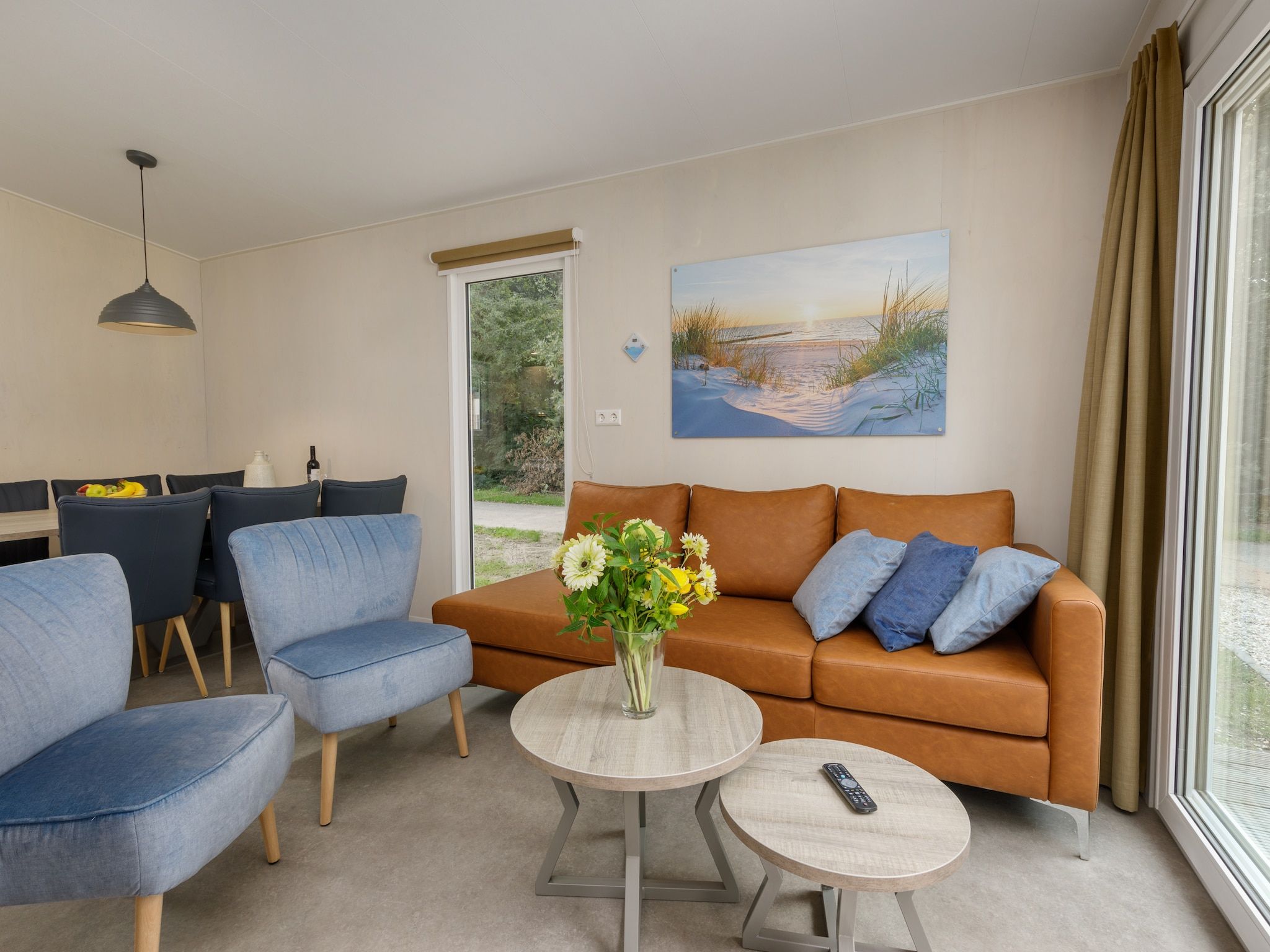 De woonkamer van Vakantiepark Kijkduin 11 in Den Haag