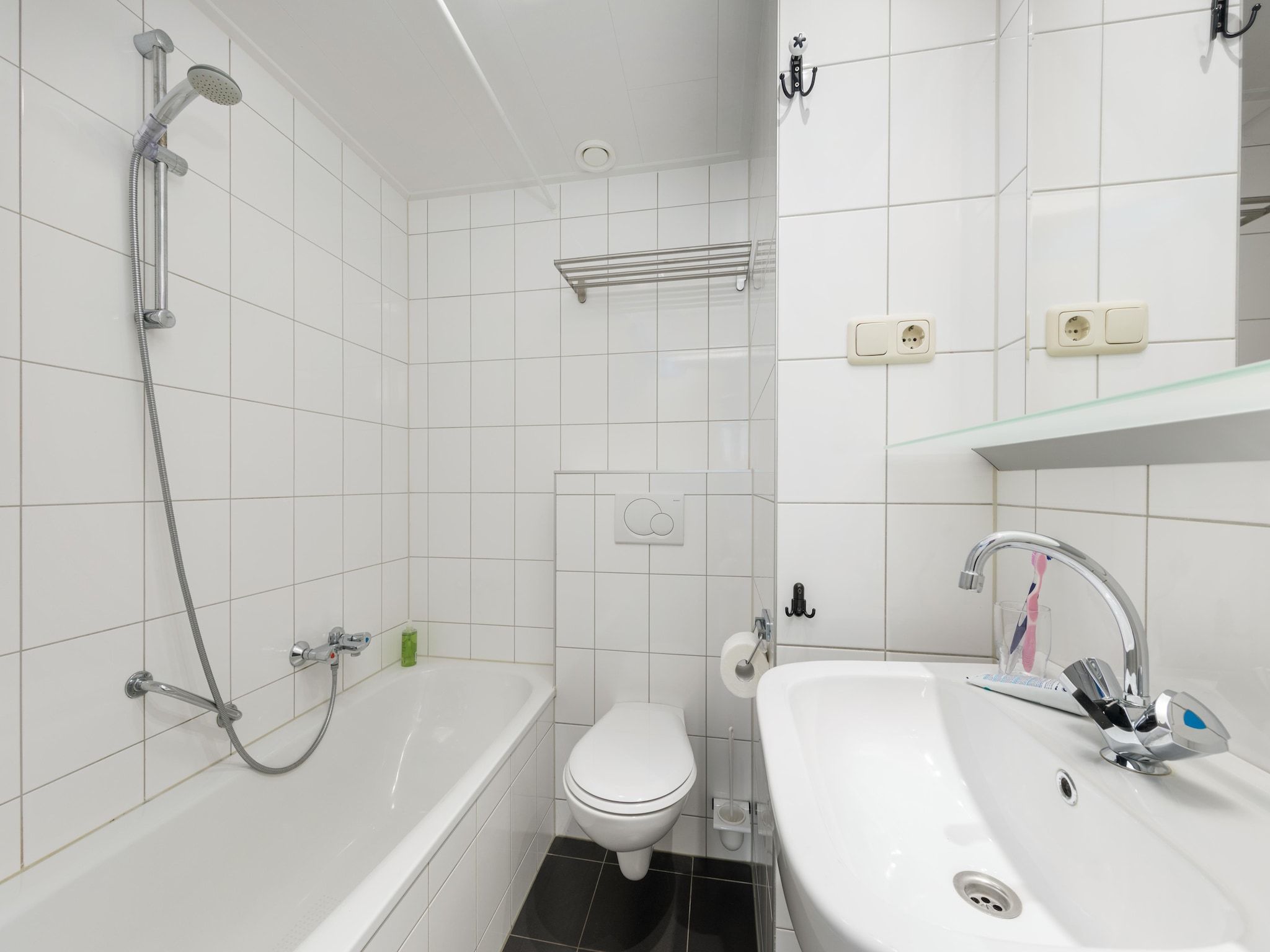 De badkamer van Bosch en Zee 1 in De Koog Texel