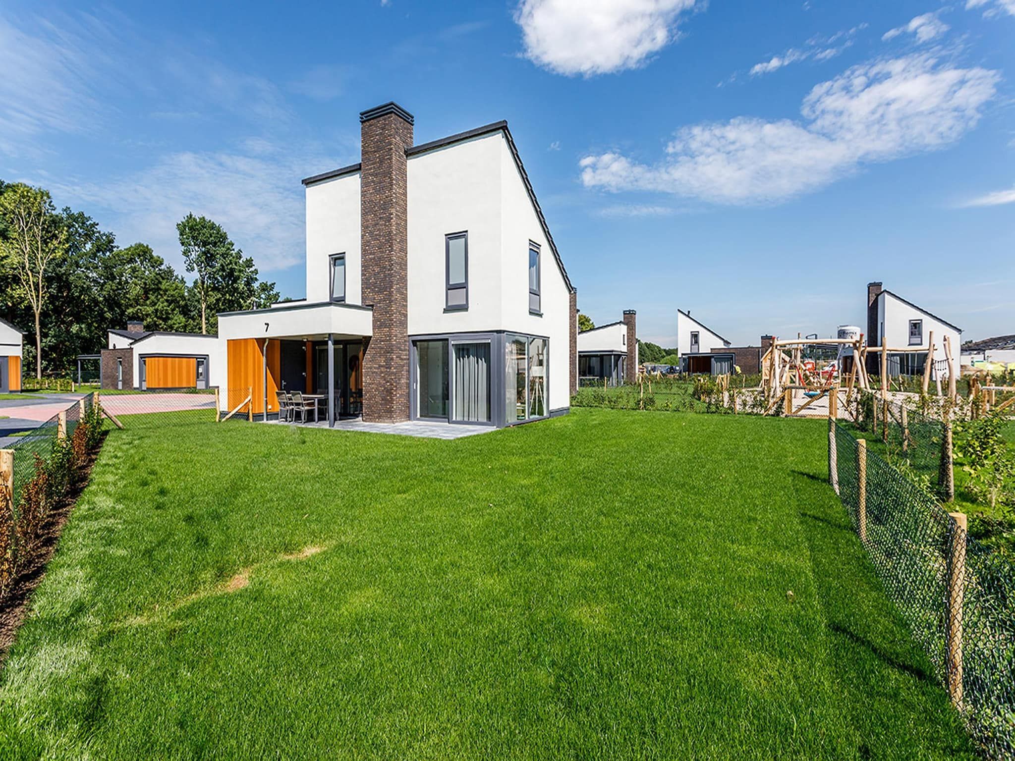 De tuin van Buitenhof De Leistert 22 in Roggel