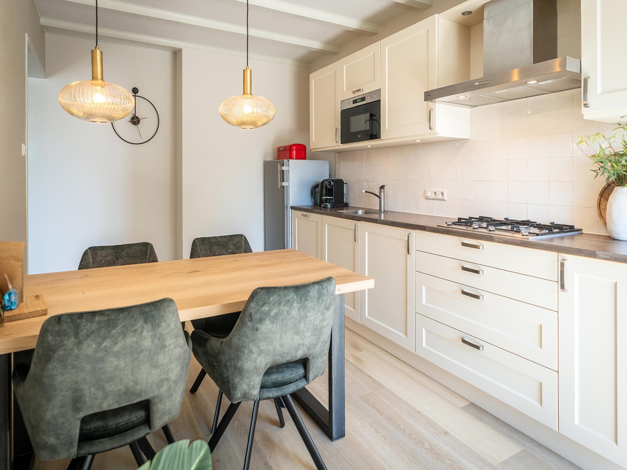 De keuken van App Hoeve Holland S5 in De Cocksdorp Texel