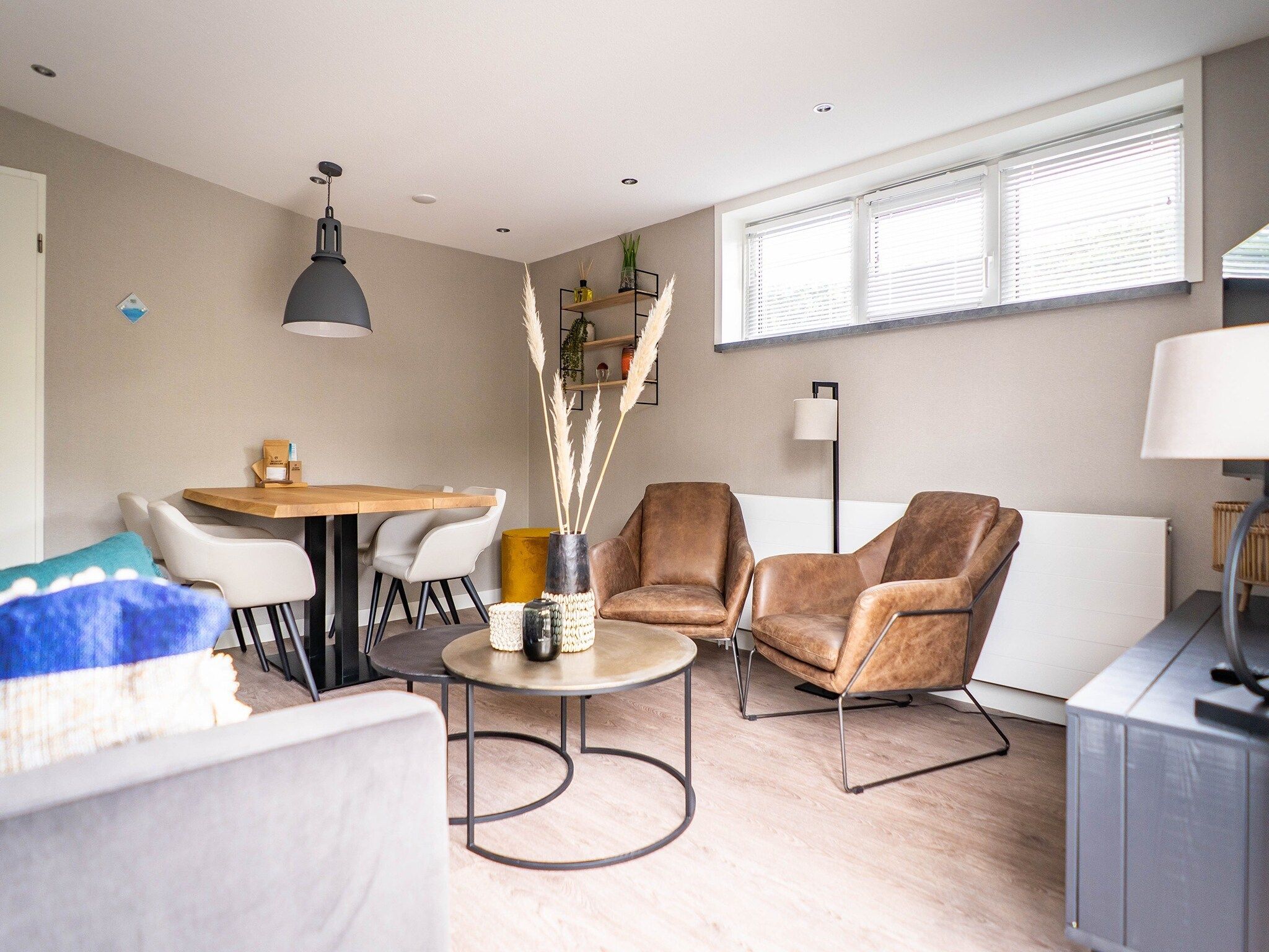 De woonkamer van Stoeterij C65 in De Cocksdorp Texel